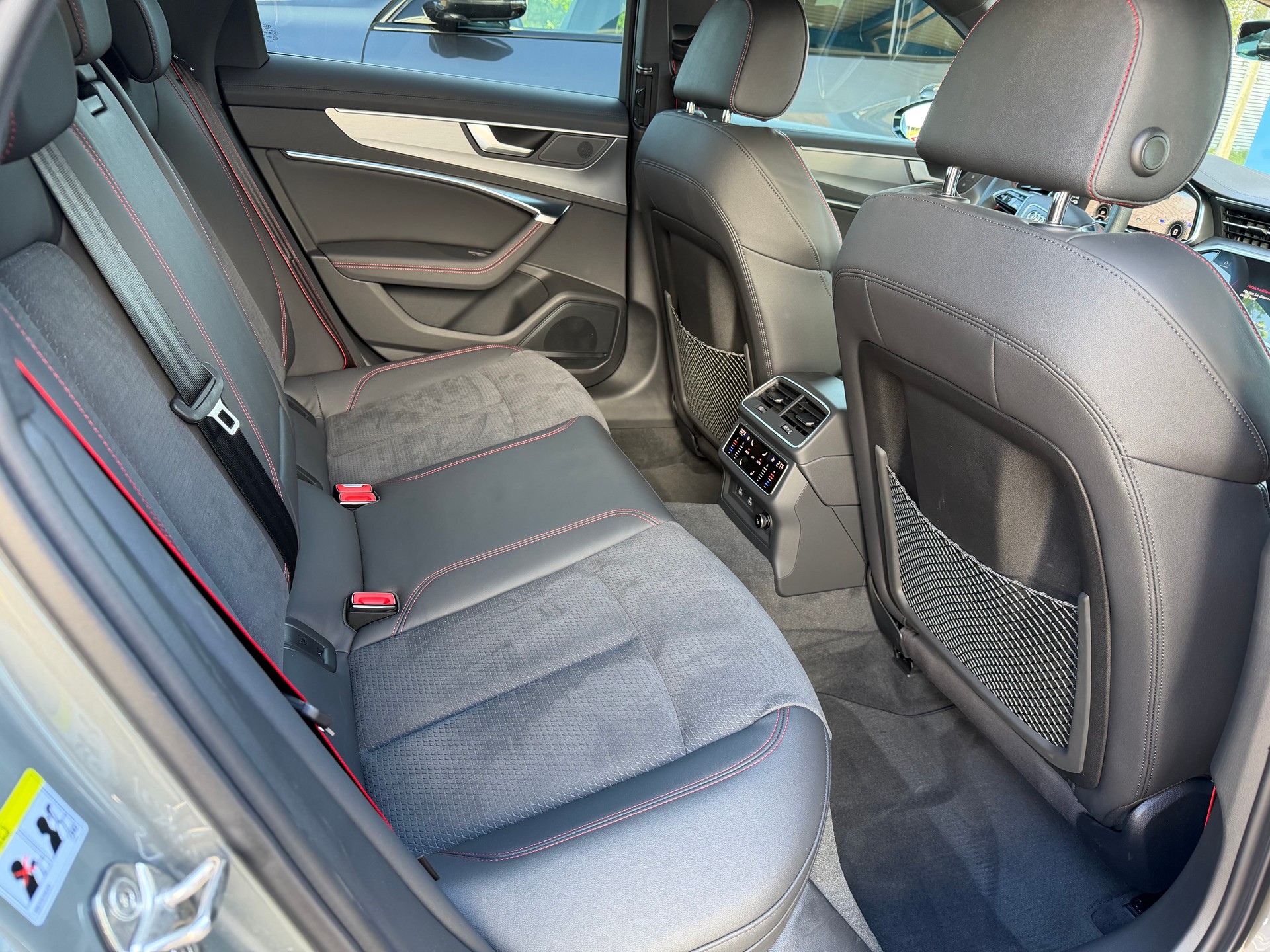 AUDI A6 Avant 50 TFSIe advanced quattro S-tronic*21" Räder*AHK*5J. Werksgarantie*-image-9