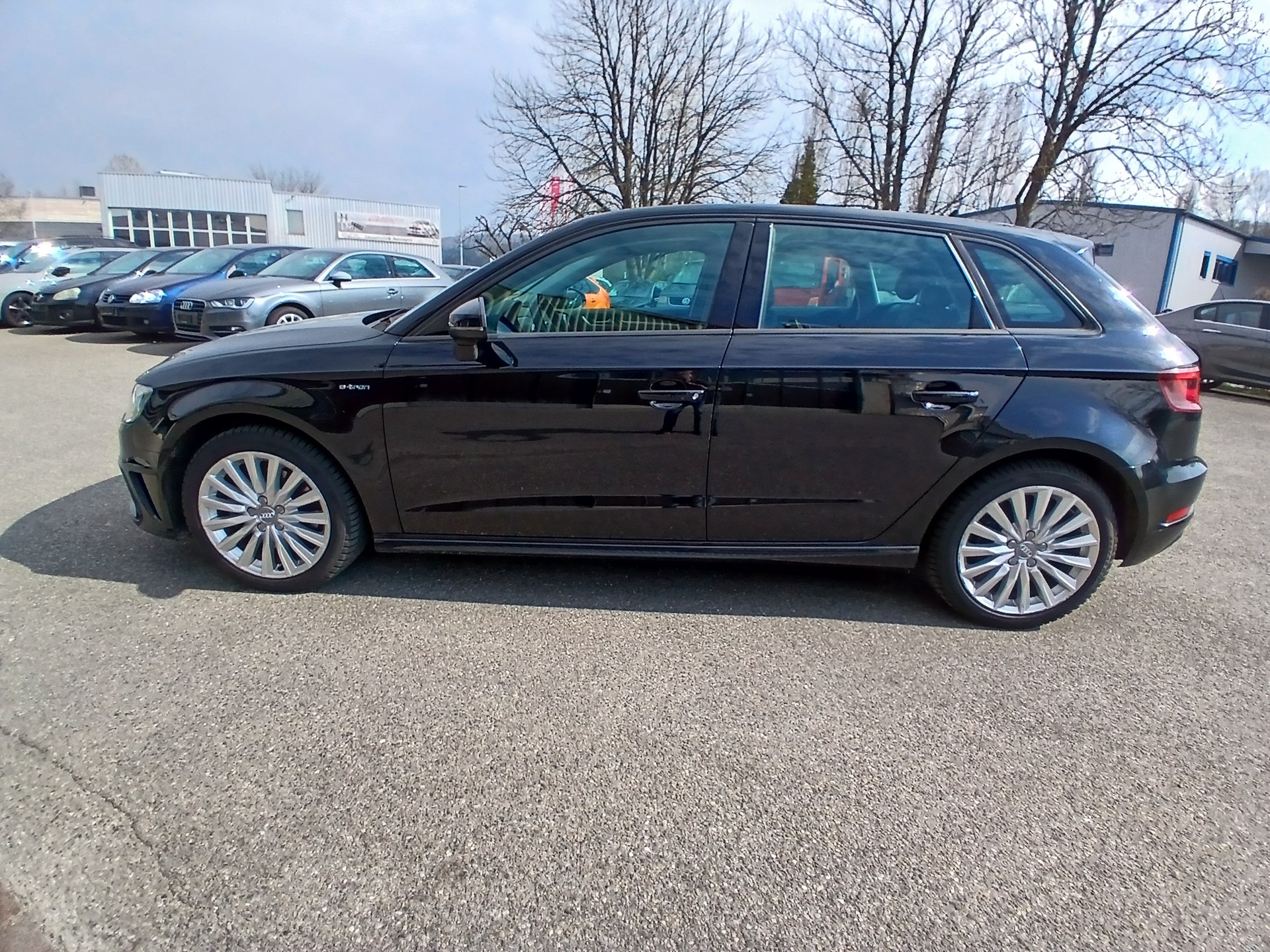 AUDI A3 Sportback 1.4 e-tron Ambition S-tronic-image-2