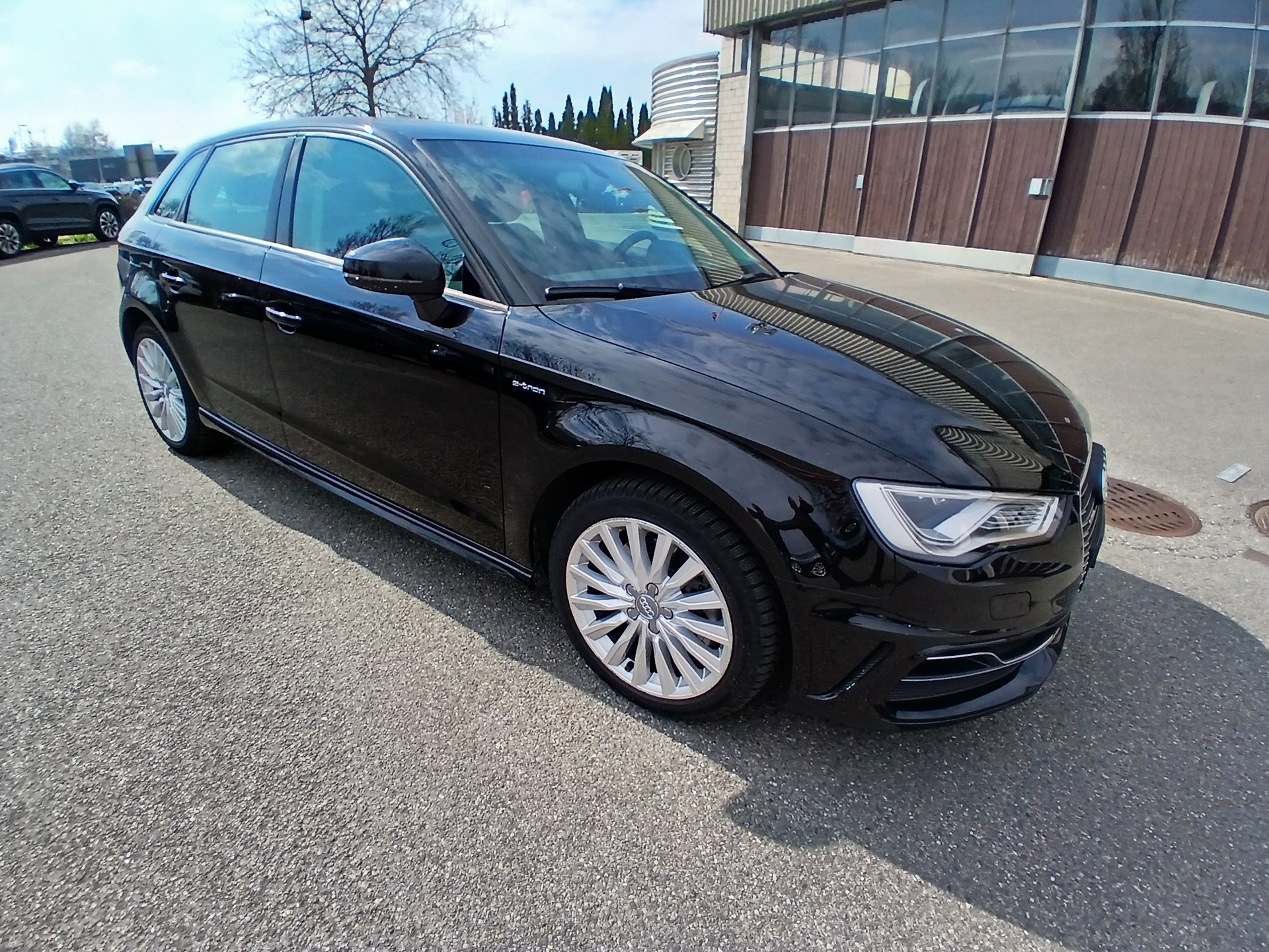 AUDI A3 Sportback 1.4 e-tron Ambition S-tronic-image-7