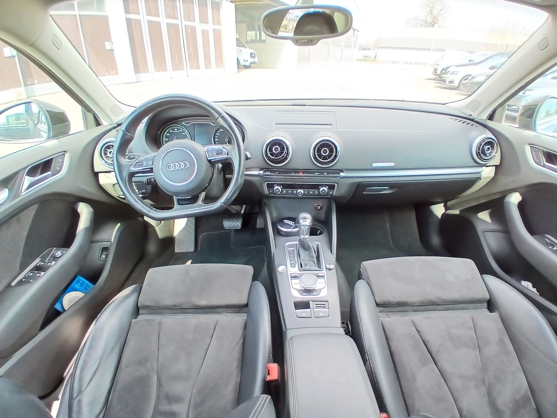 AUDI A3 Sportback 1.4 e-tron Ambition S-tronic-image-9