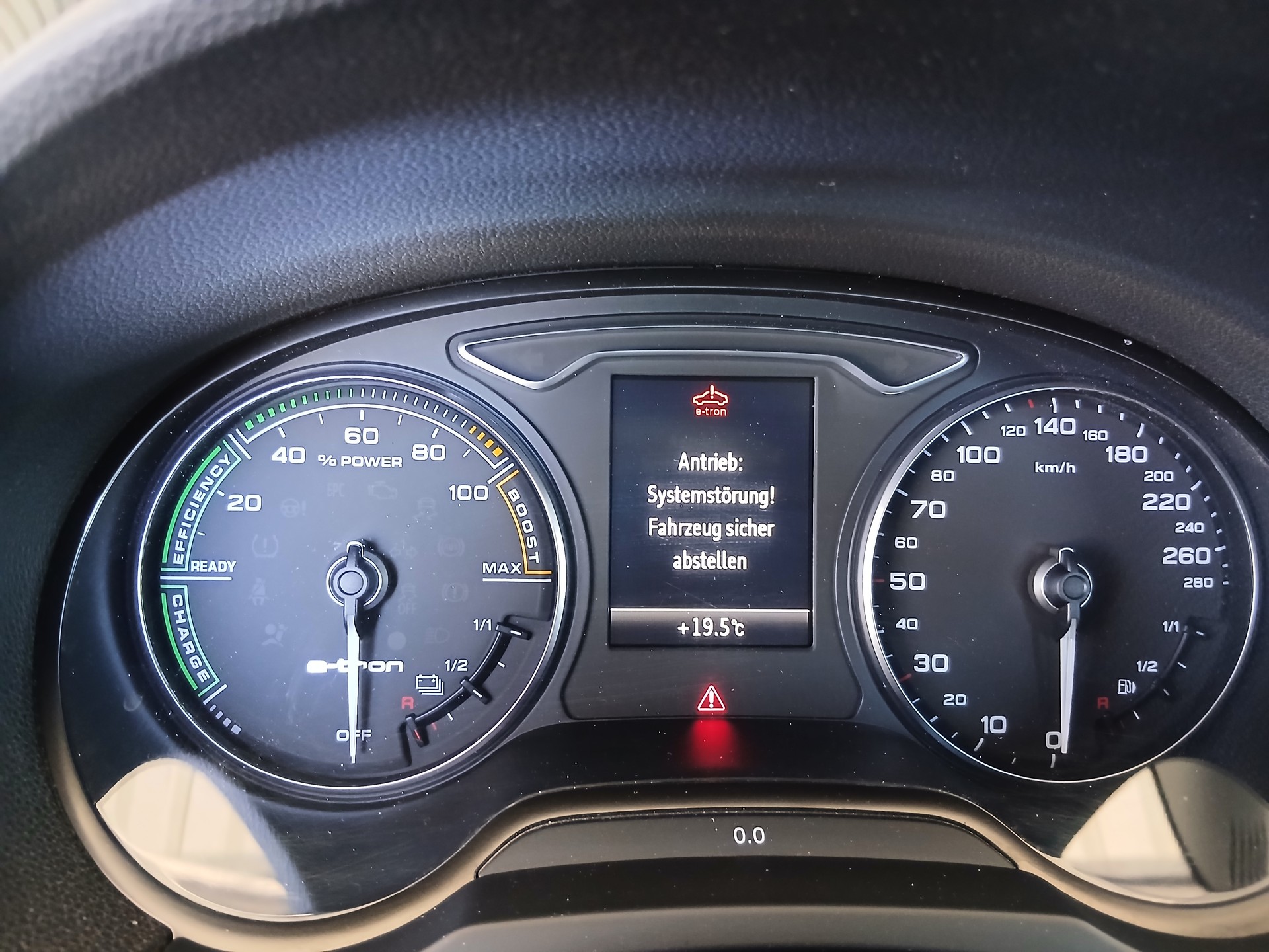 AUDI A3 Sportback 1.4 e-tron Ambition S-tronic-image-1