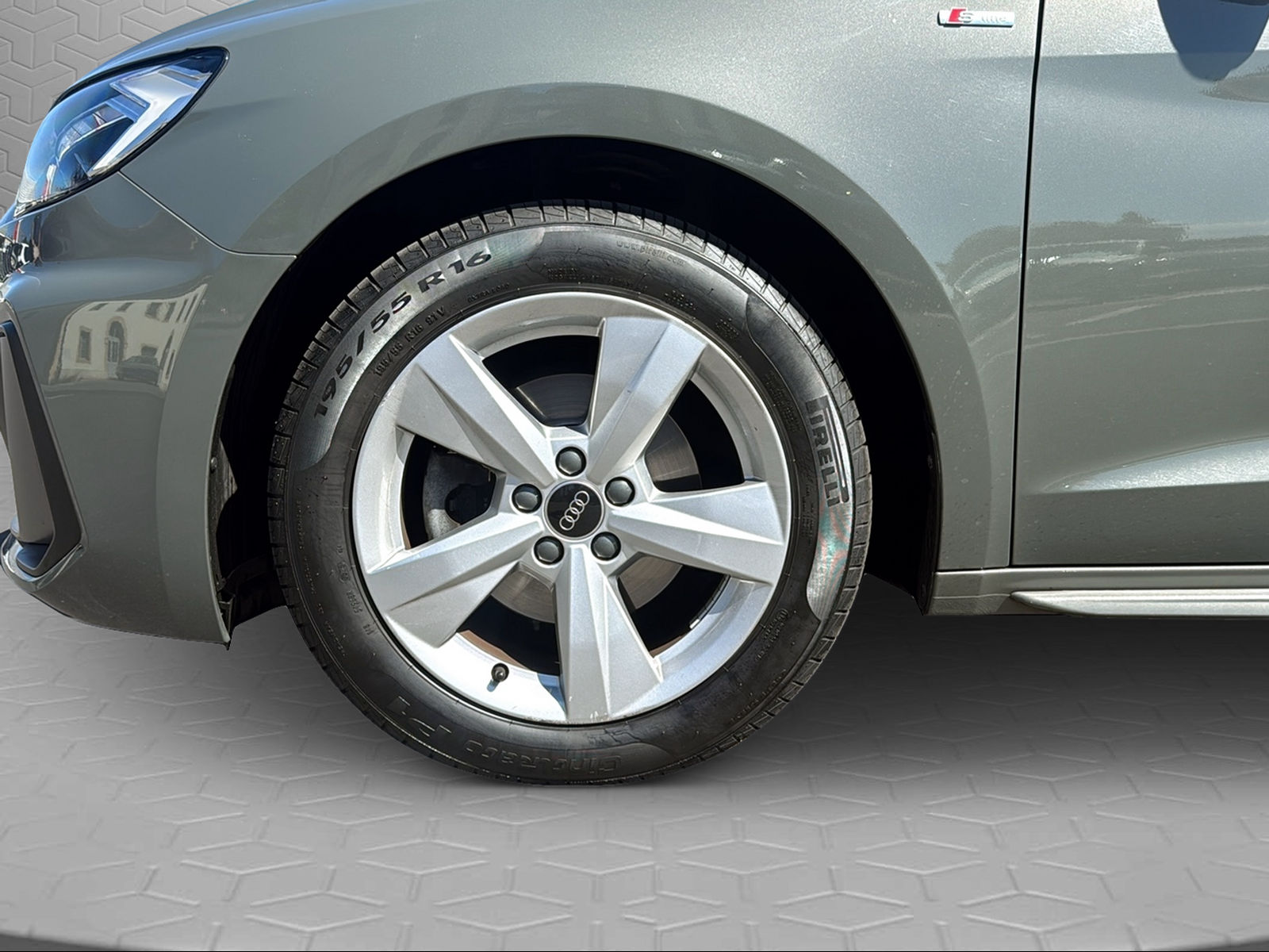 AUDI A1 Sportback 30 TFSI S Line Attraction S-tronic-image-8