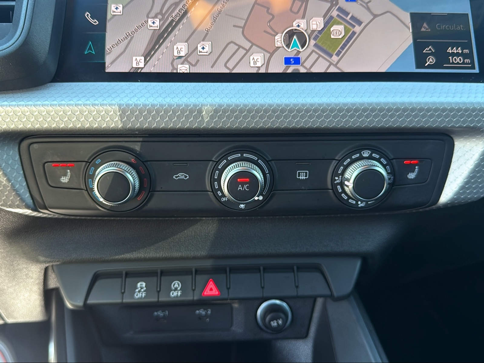 AUDI A1 Sportback 30 TFSI S Line Attraction S-tronic-image-19