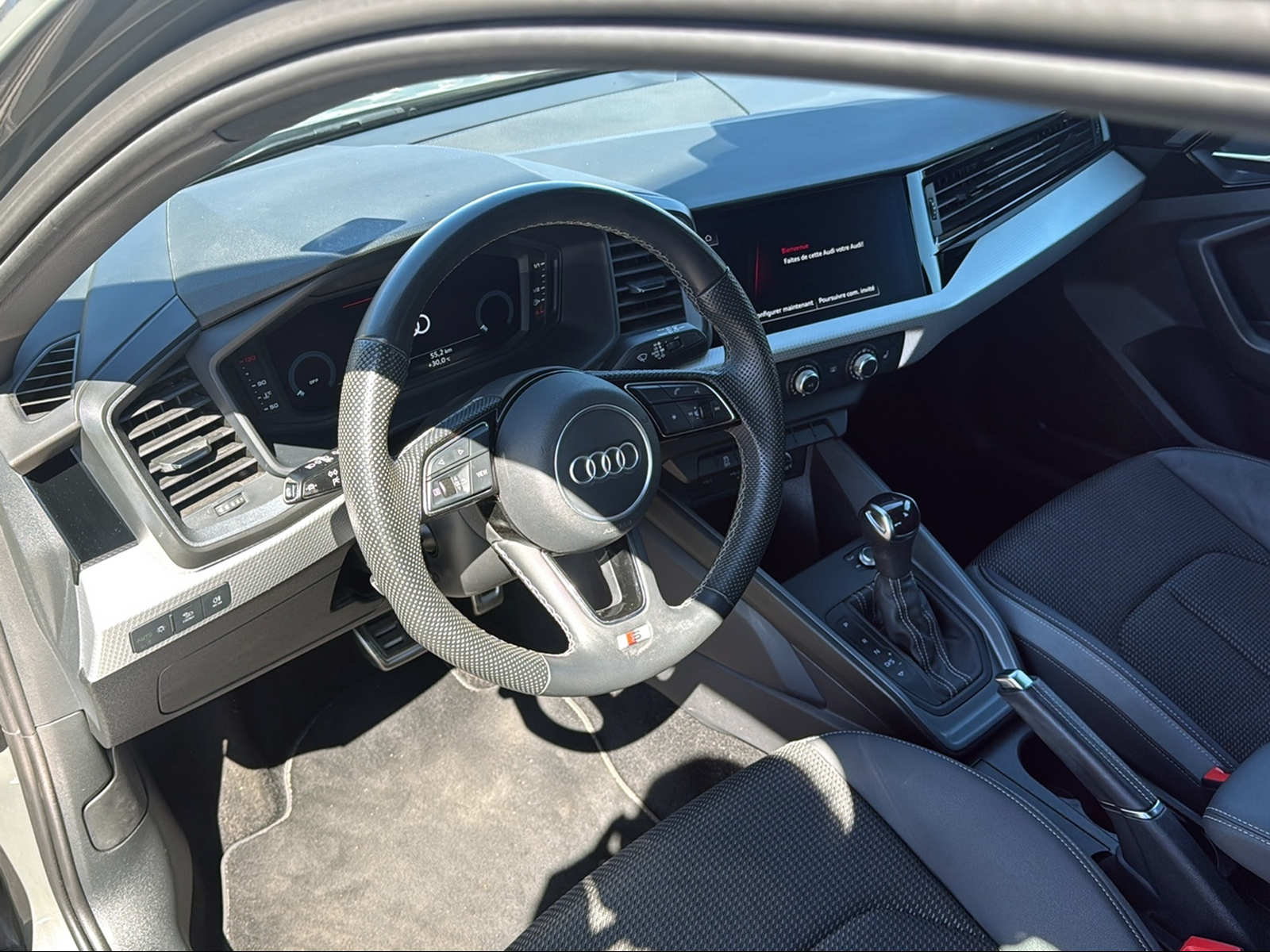 AUDI A1 Sportback 30 TFSI S Line Attraction S-tronic-image-11