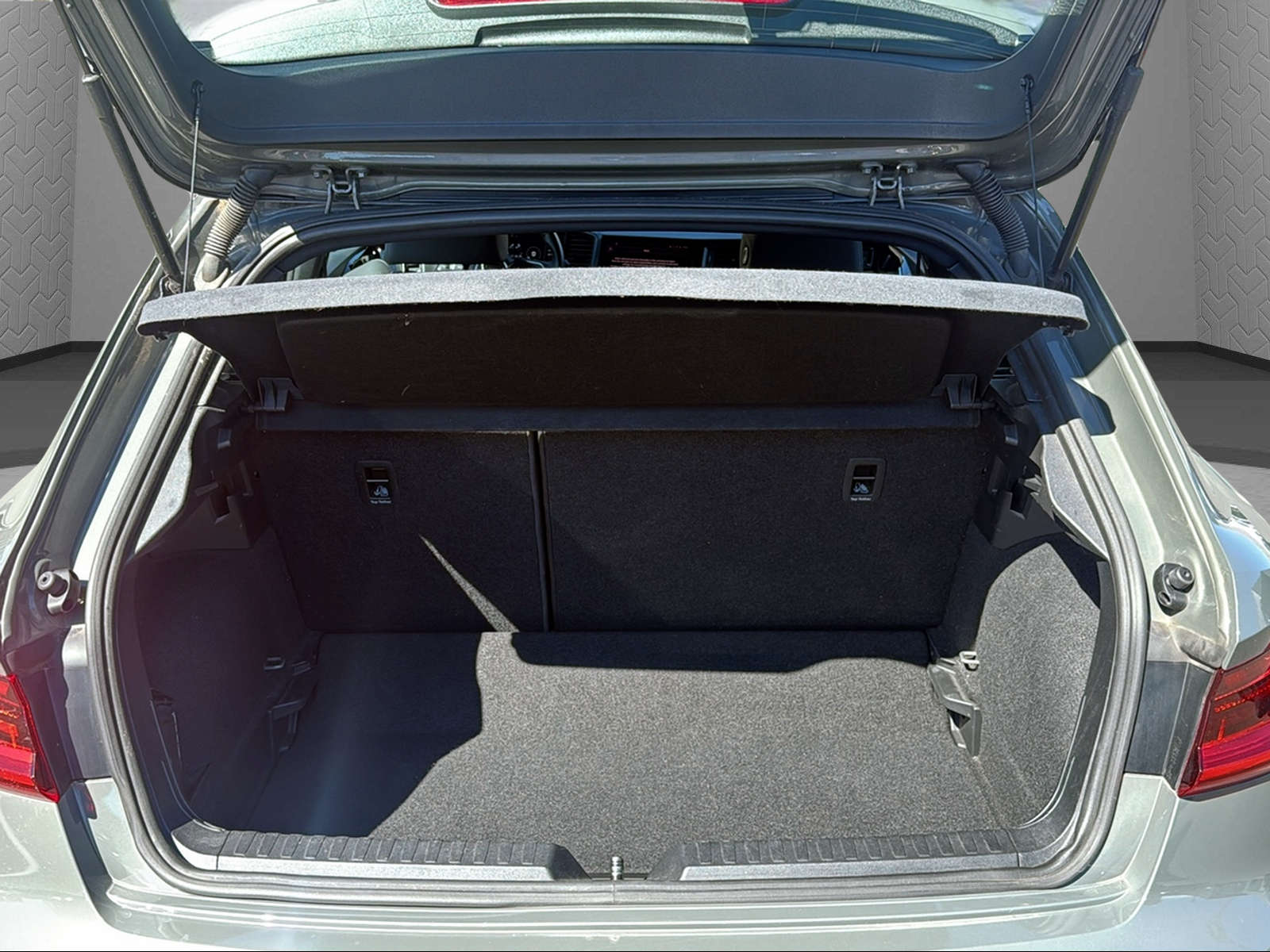 AUDI A1 Sportback 30 TFSI S Line Attraction S-tronic-image-9