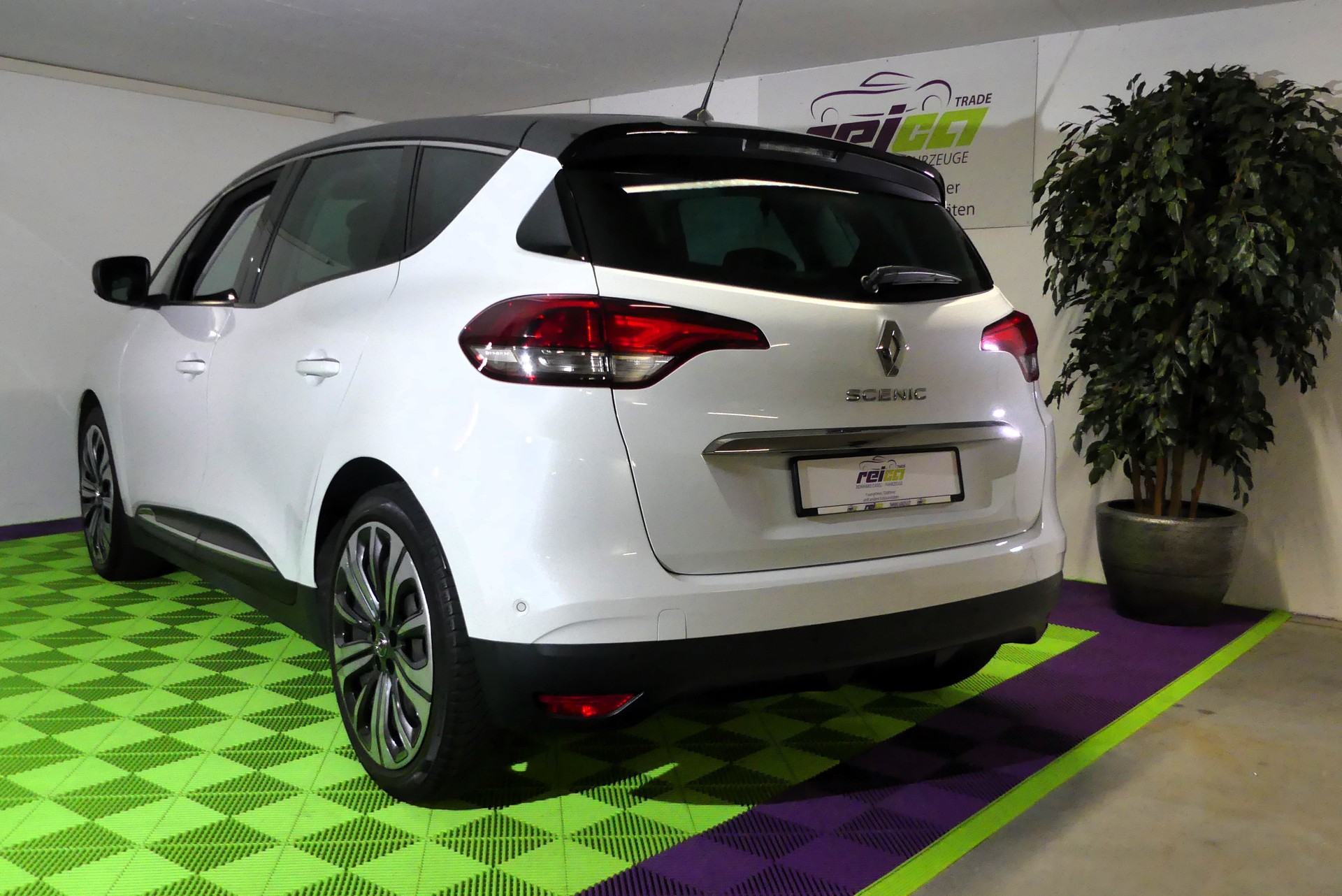 RENAULT Scénic 1.3 16V Turbo Intens EDC-image-6