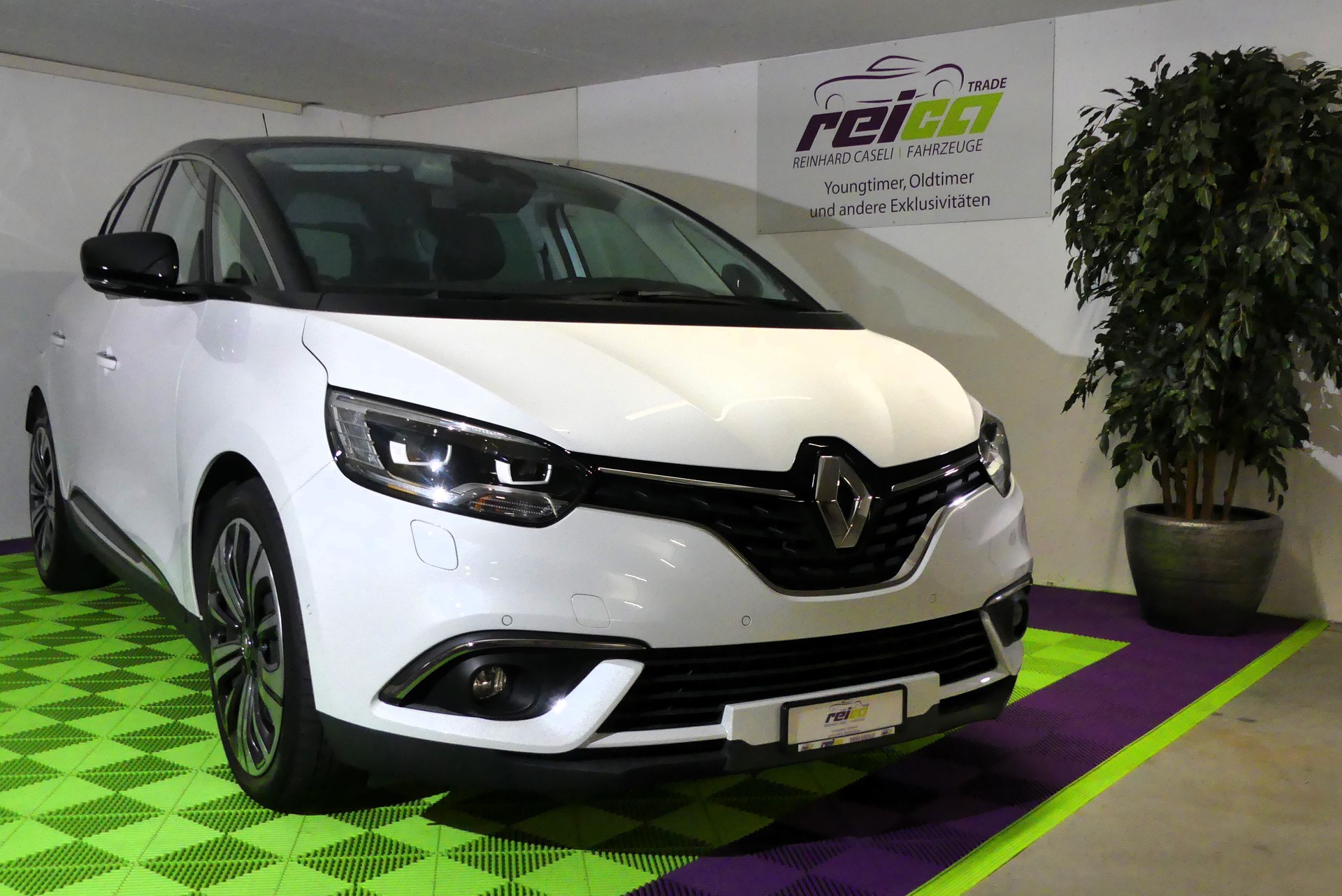 RENAULT Scénic 1.3 16V Turbo Intens EDC-image-8