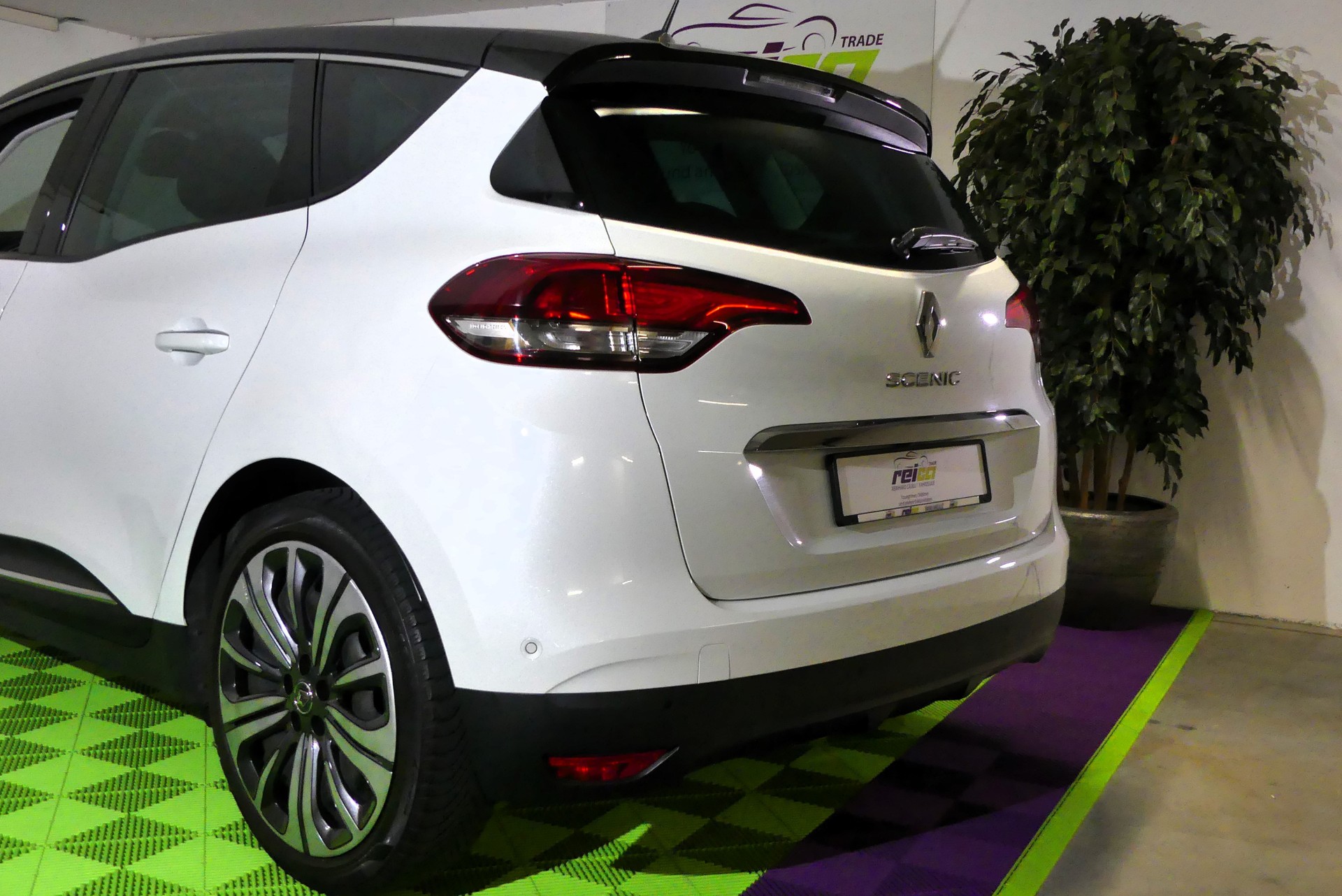 RENAULT Scénic 1.3 16V Turbo Intens EDC-image-3