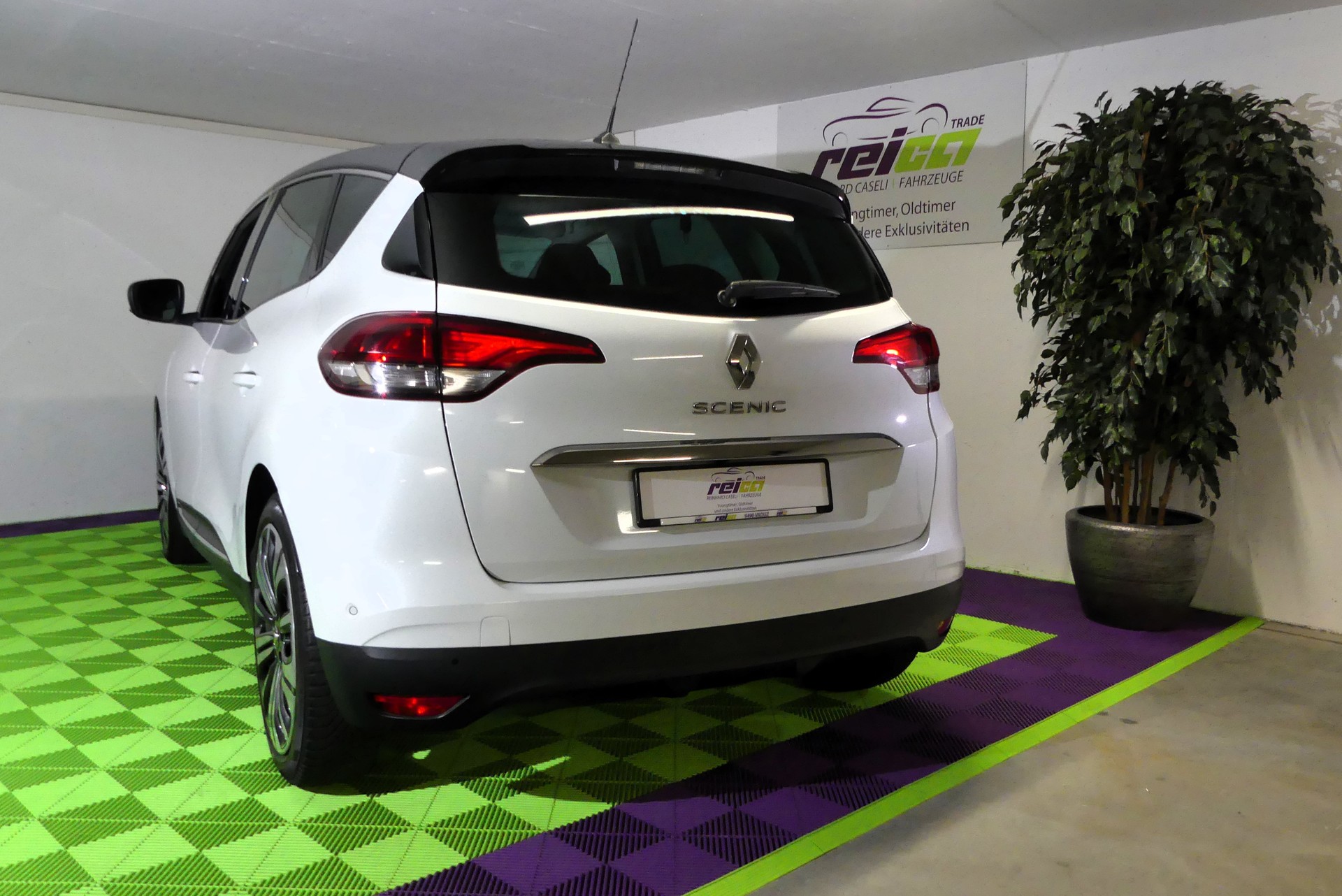 RENAULT Scénic 1.3 16V Turbo Intens EDC-image-10