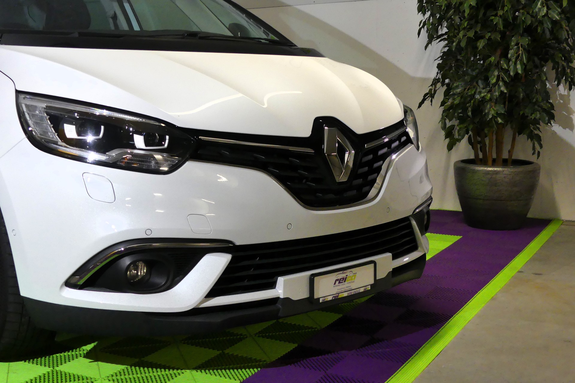 RENAULT Scénic 1.3 16V Turbo Intens EDC-image-12