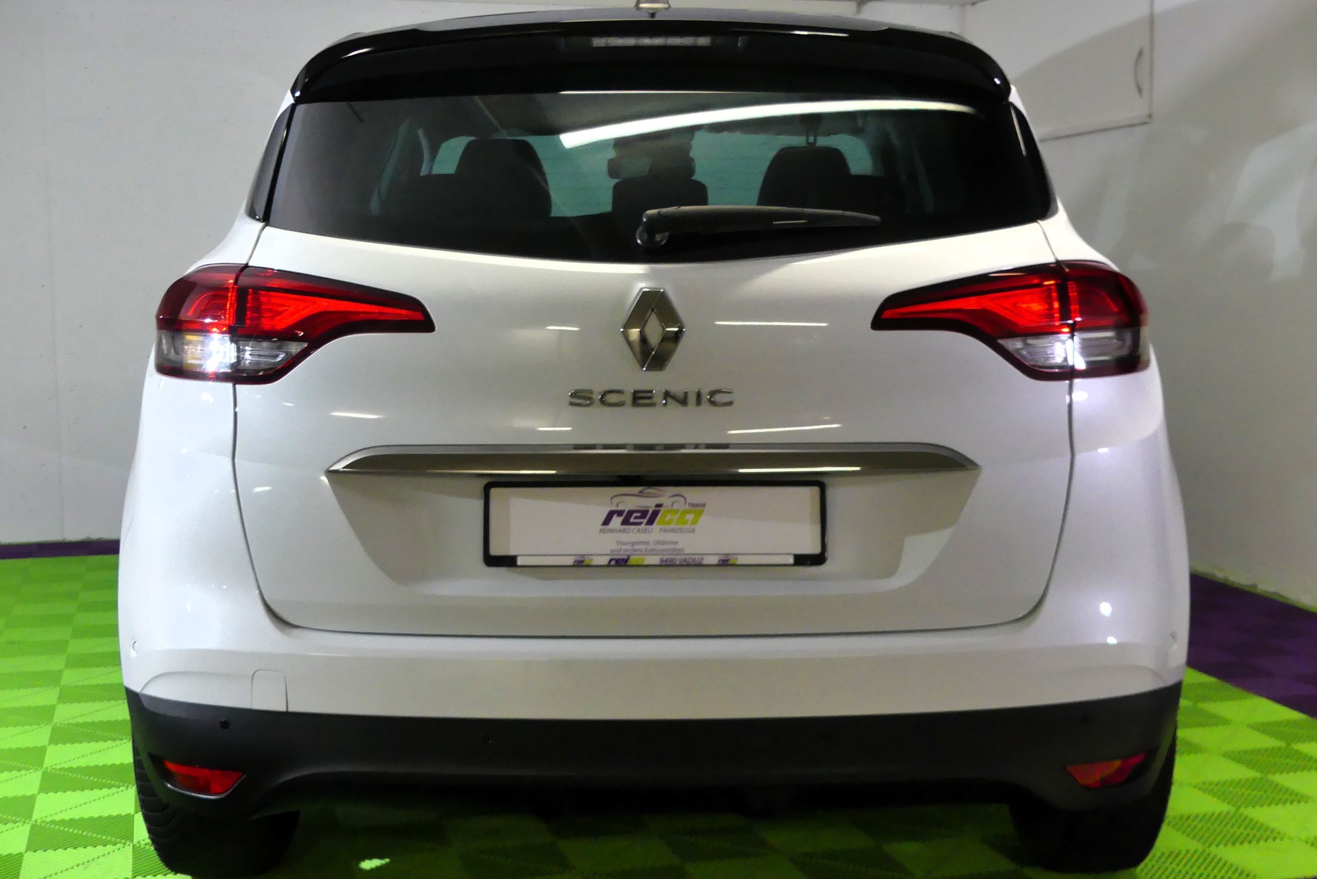 RENAULT Scénic 1.3 16V Turbo Intens EDC-image-14