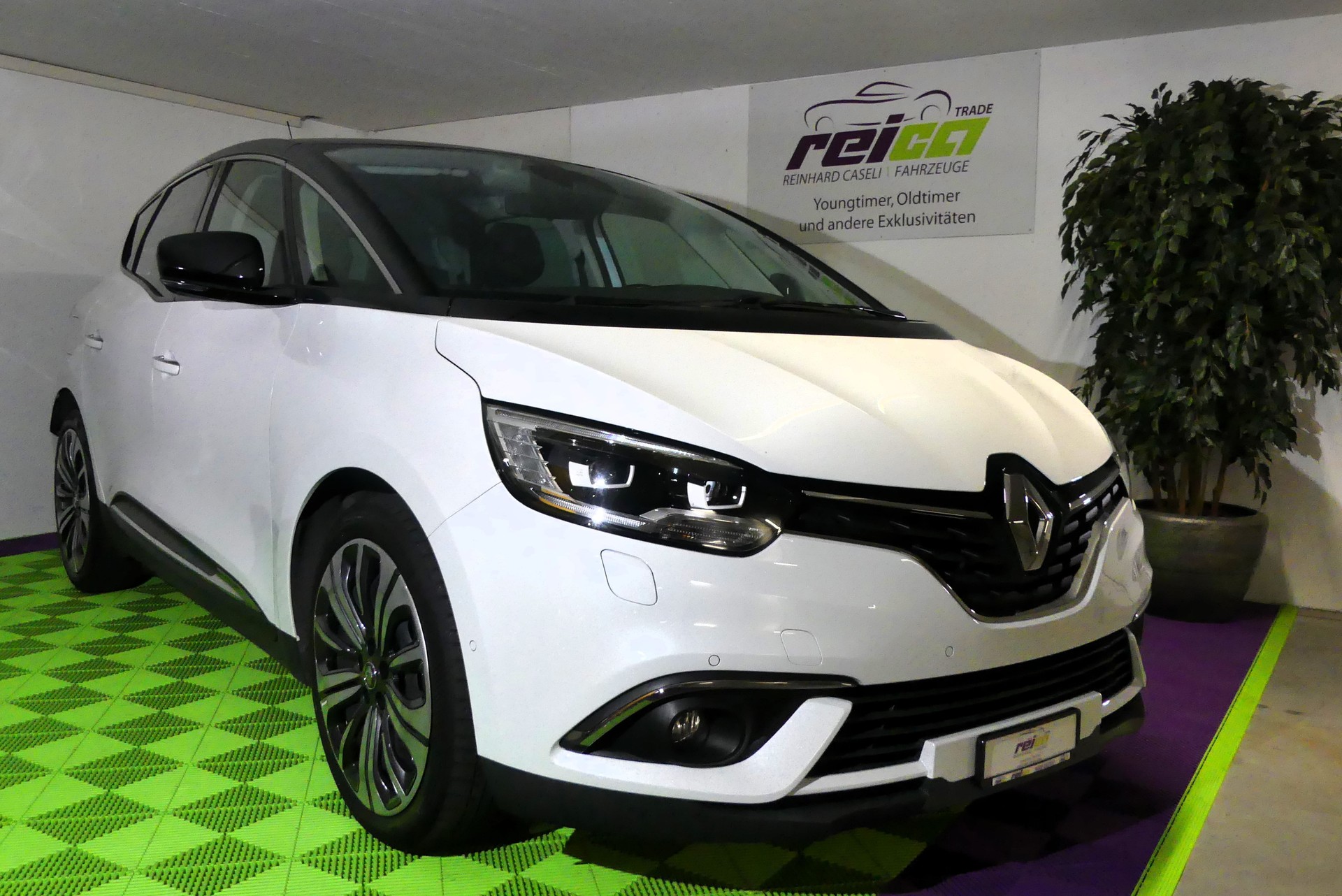 RENAULT Scénic 1.3 16V Turbo Intens EDC-image-0