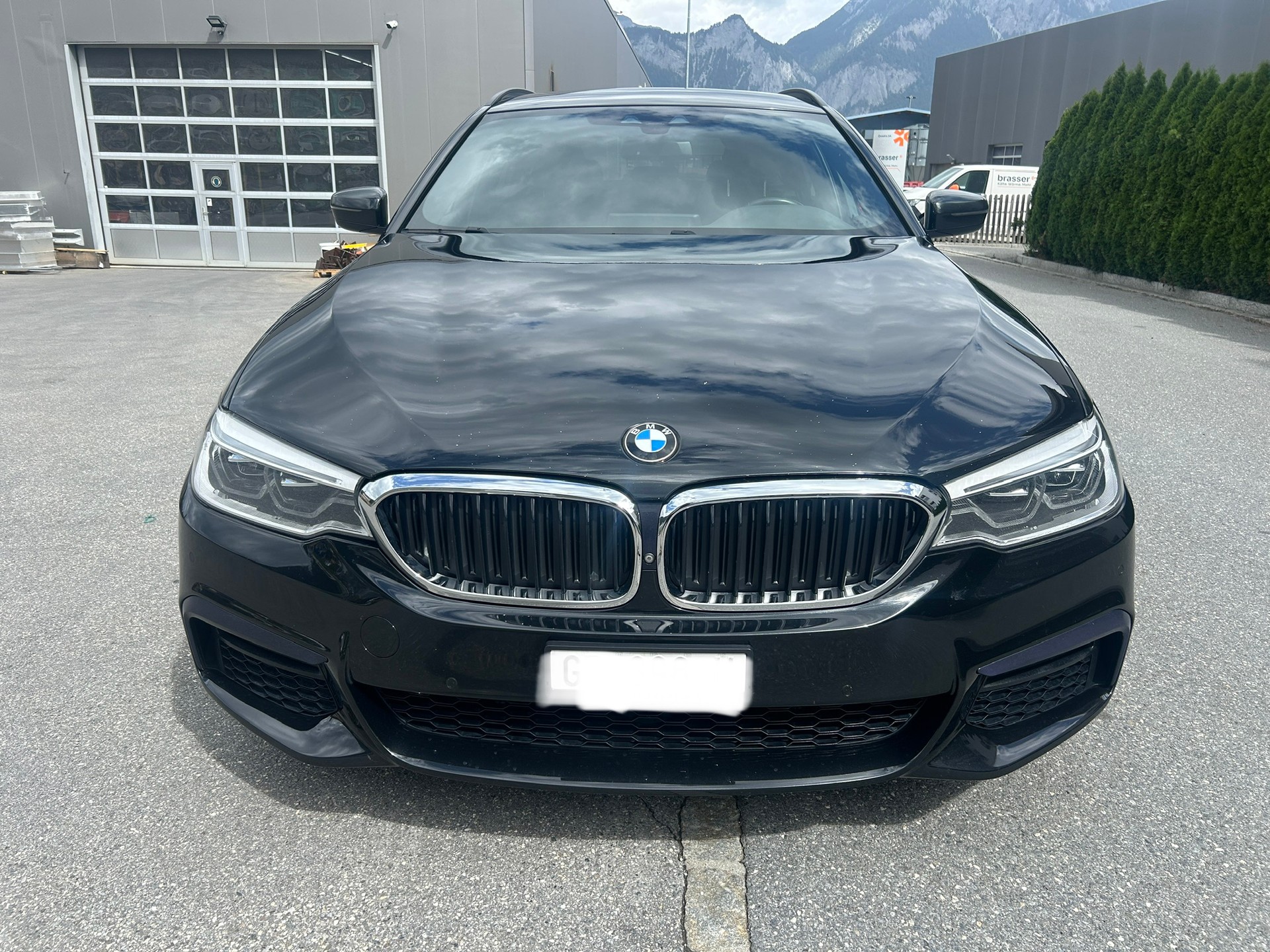 BMW 520d xDrive Touring Sport Line Steptronic-image-0