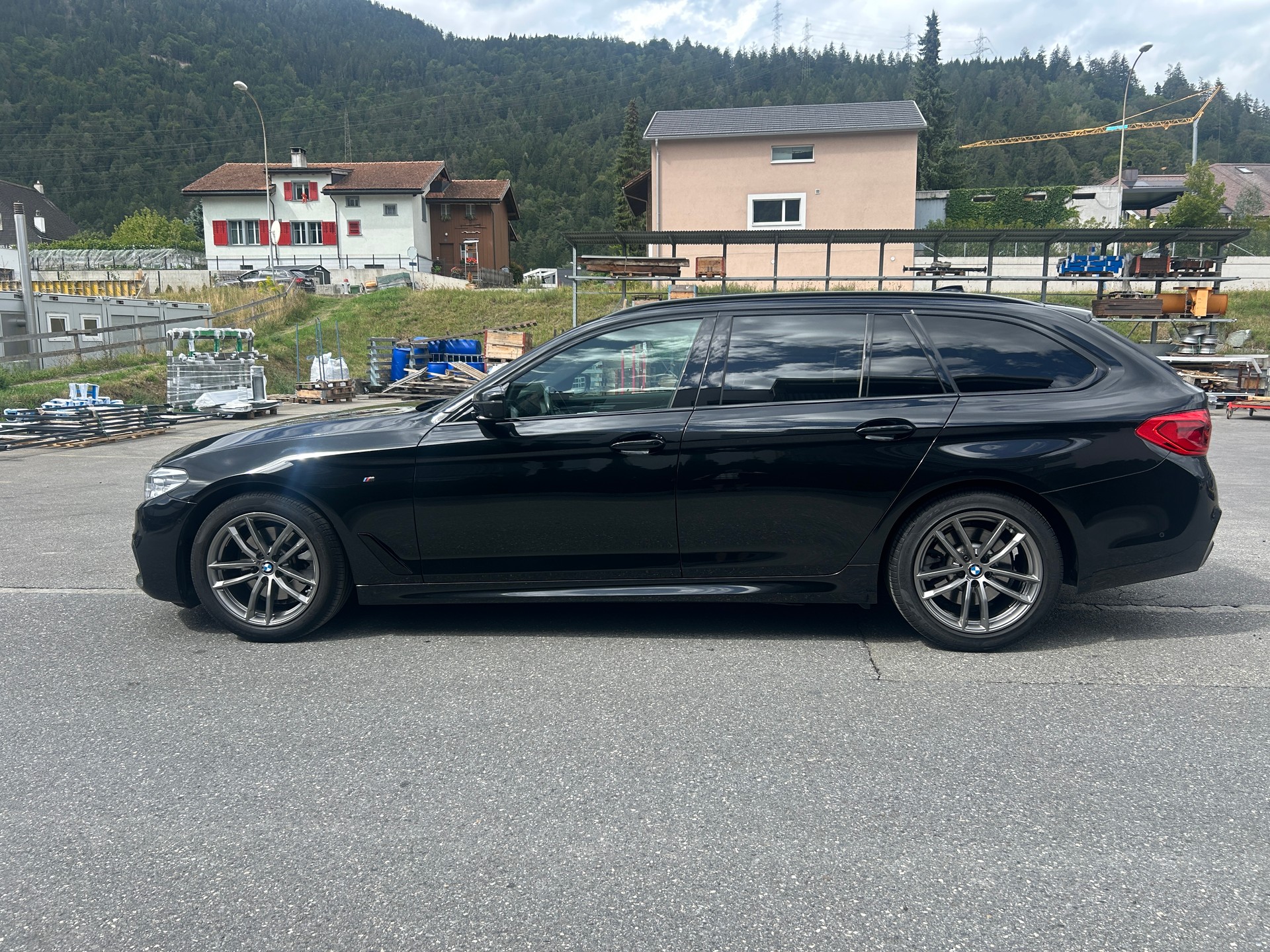 BMW 520d xDrive Touring Sport Line Steptronic-image-6