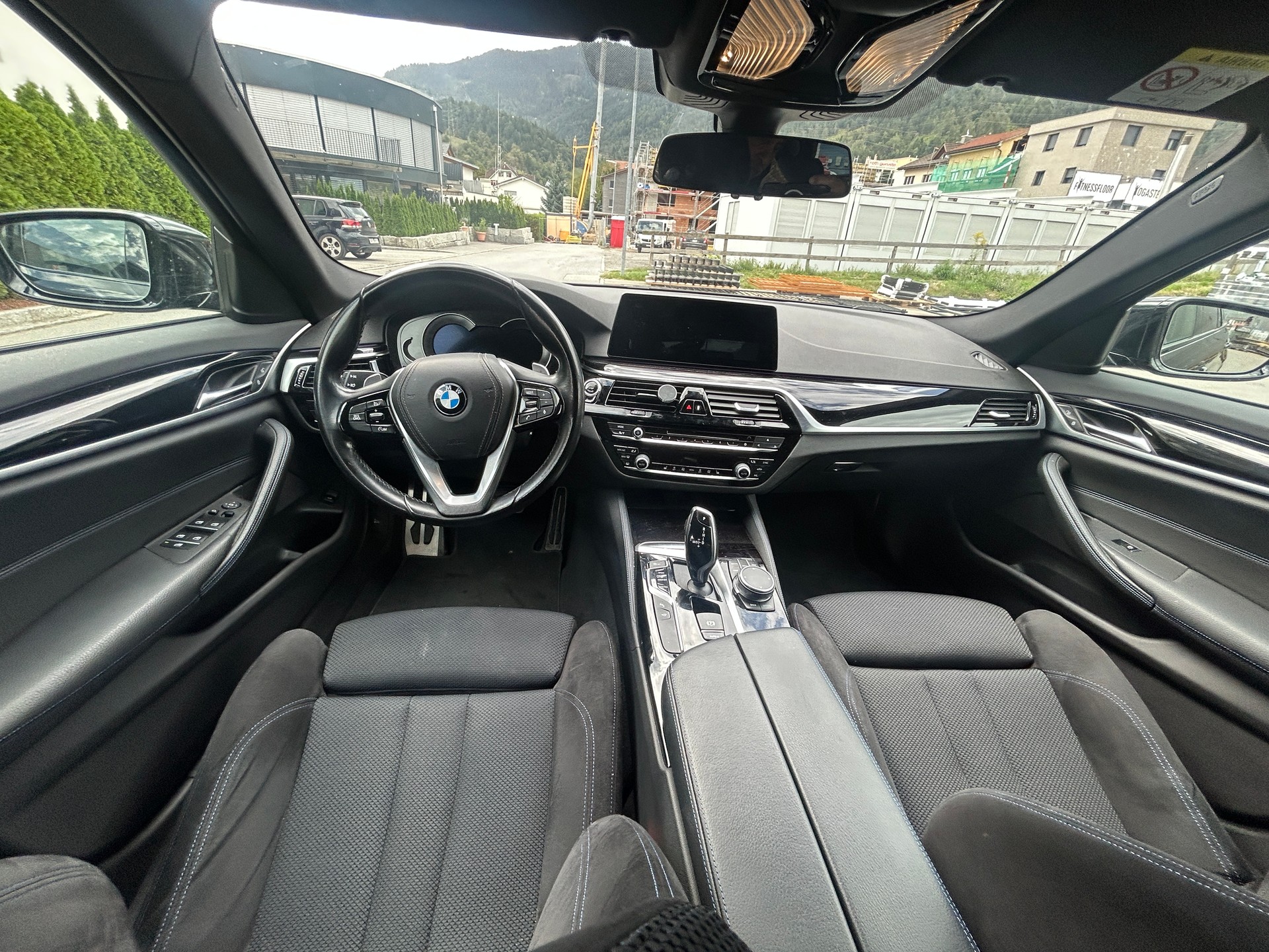 BMW 520d xDrive Touring Sport Line Steptronic-image-9