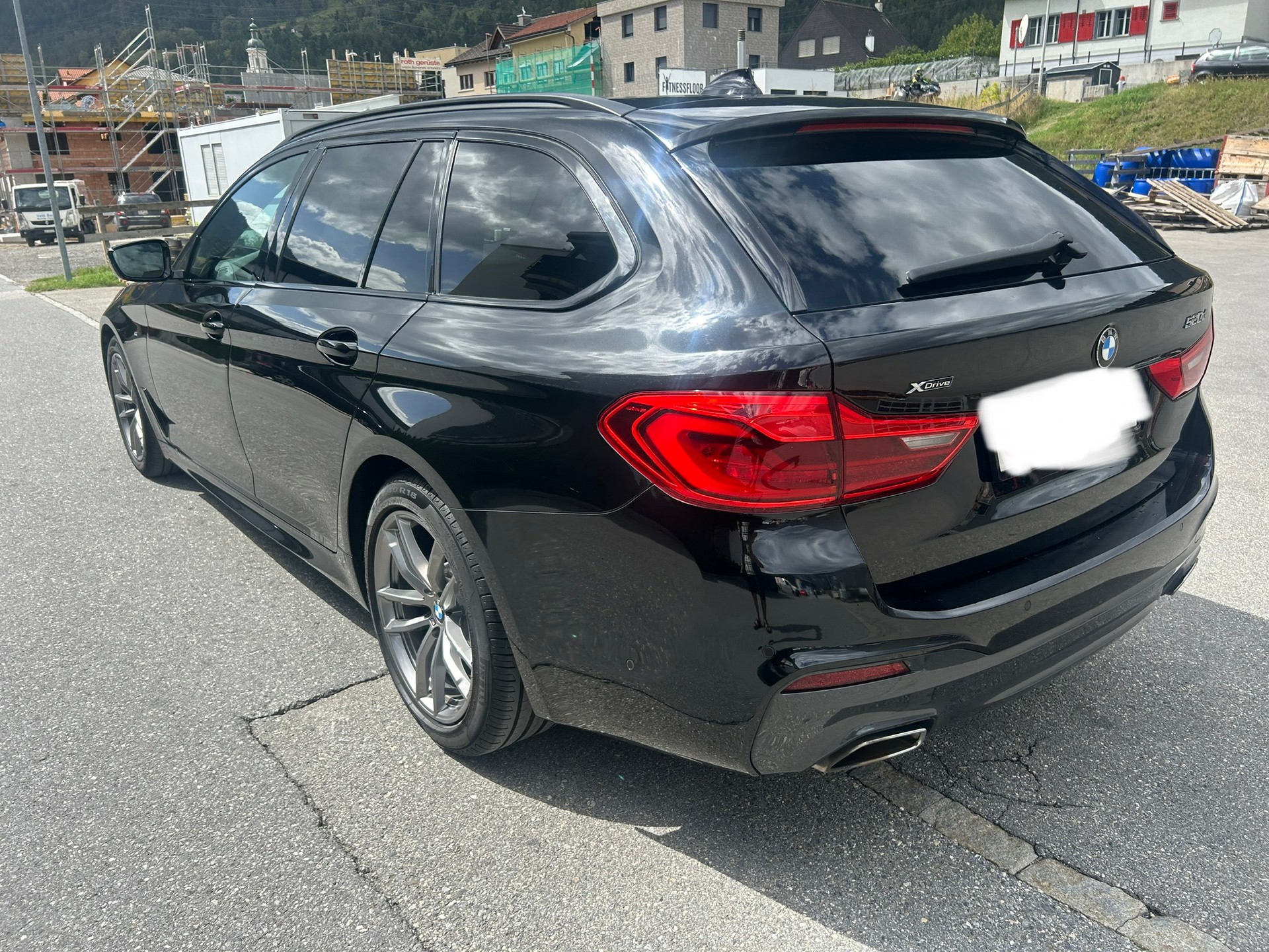BMW 520d xDrive Touring Sport Line Steptronic-image-5