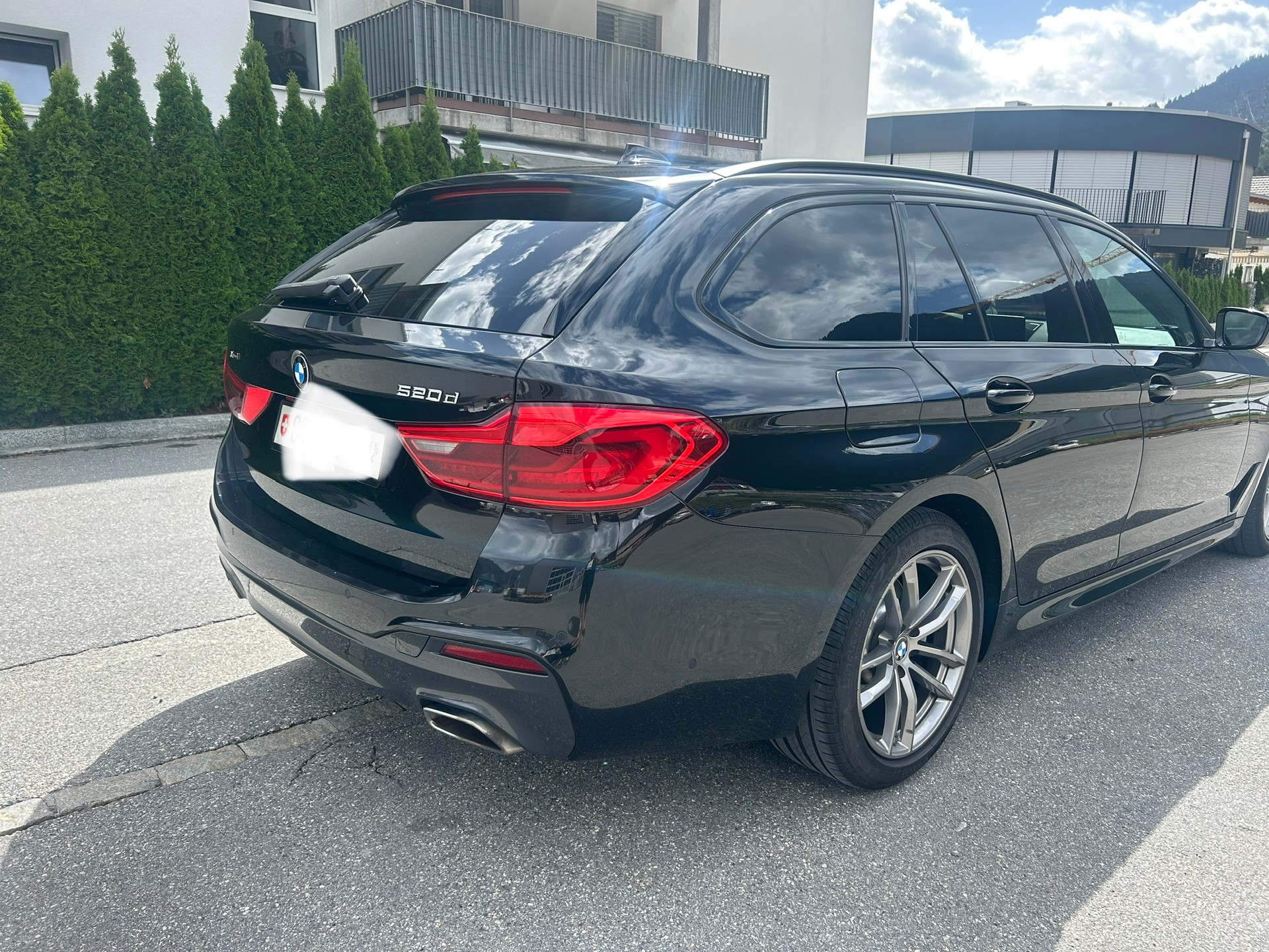 BMW 520d xDrive Touring Sport Line Steptronic-image-3
