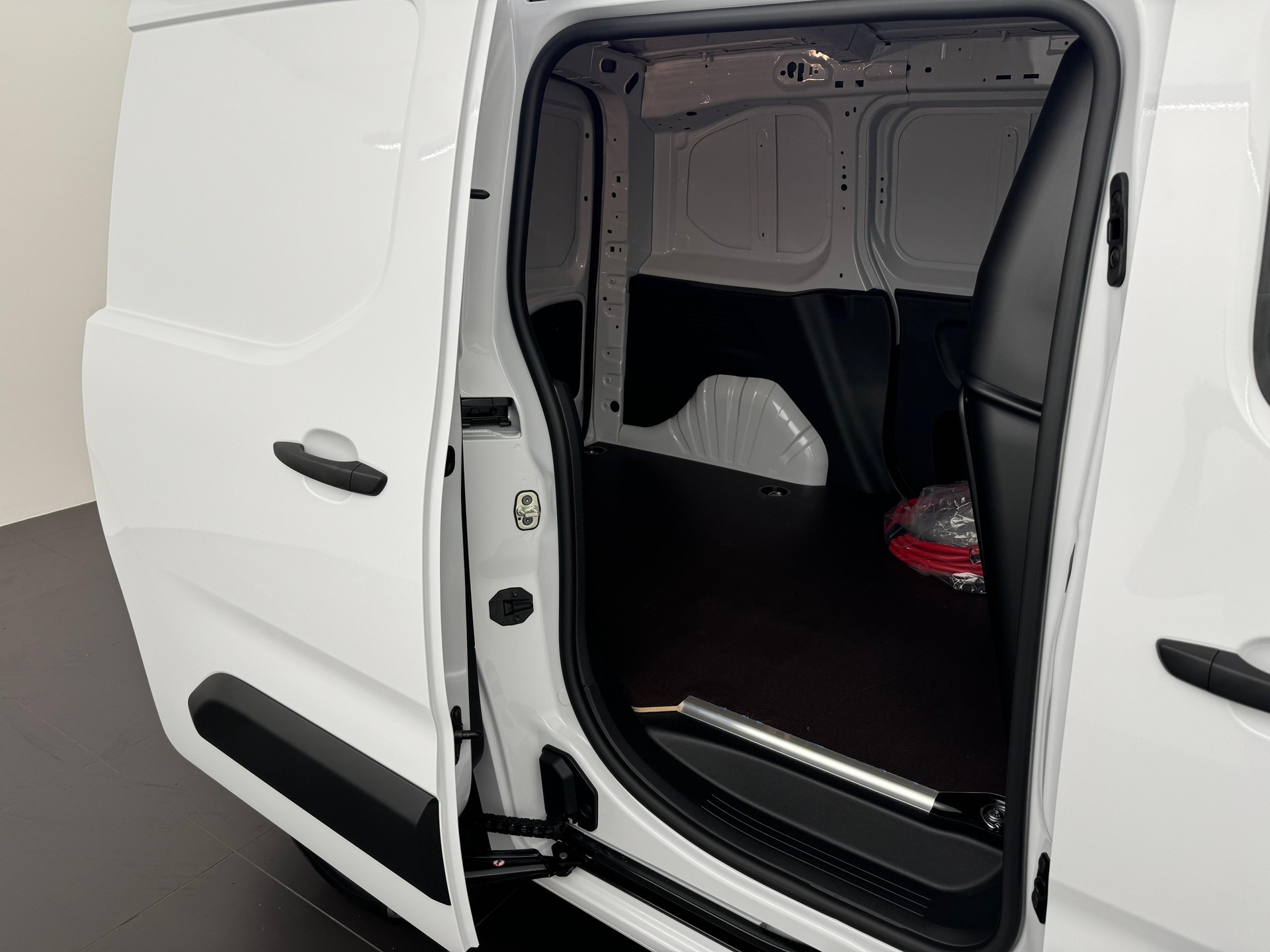 CITROEN e-Berlingo M erhöhte Nutzlast 50kWh Swiss Edition-image-8