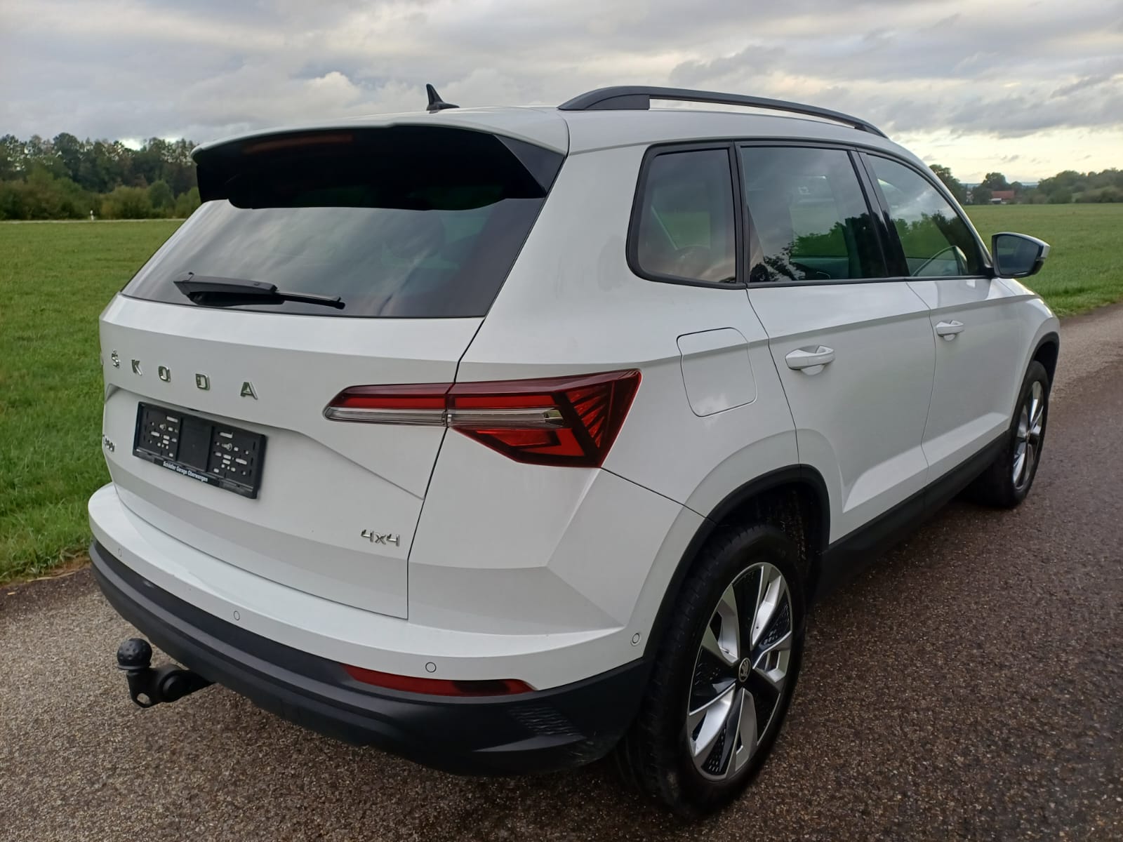 SKODA Karoq 2.0 TDI CR Style 4x4 DSG-image-3