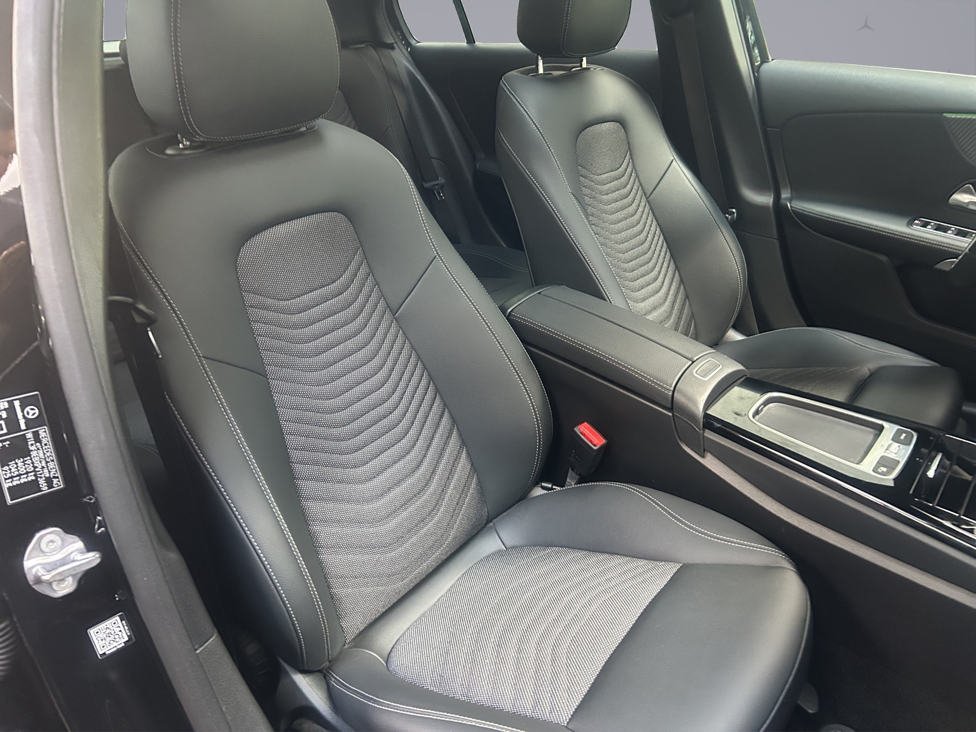 MERCEDES-BENZ A 180 Progressive-image-12