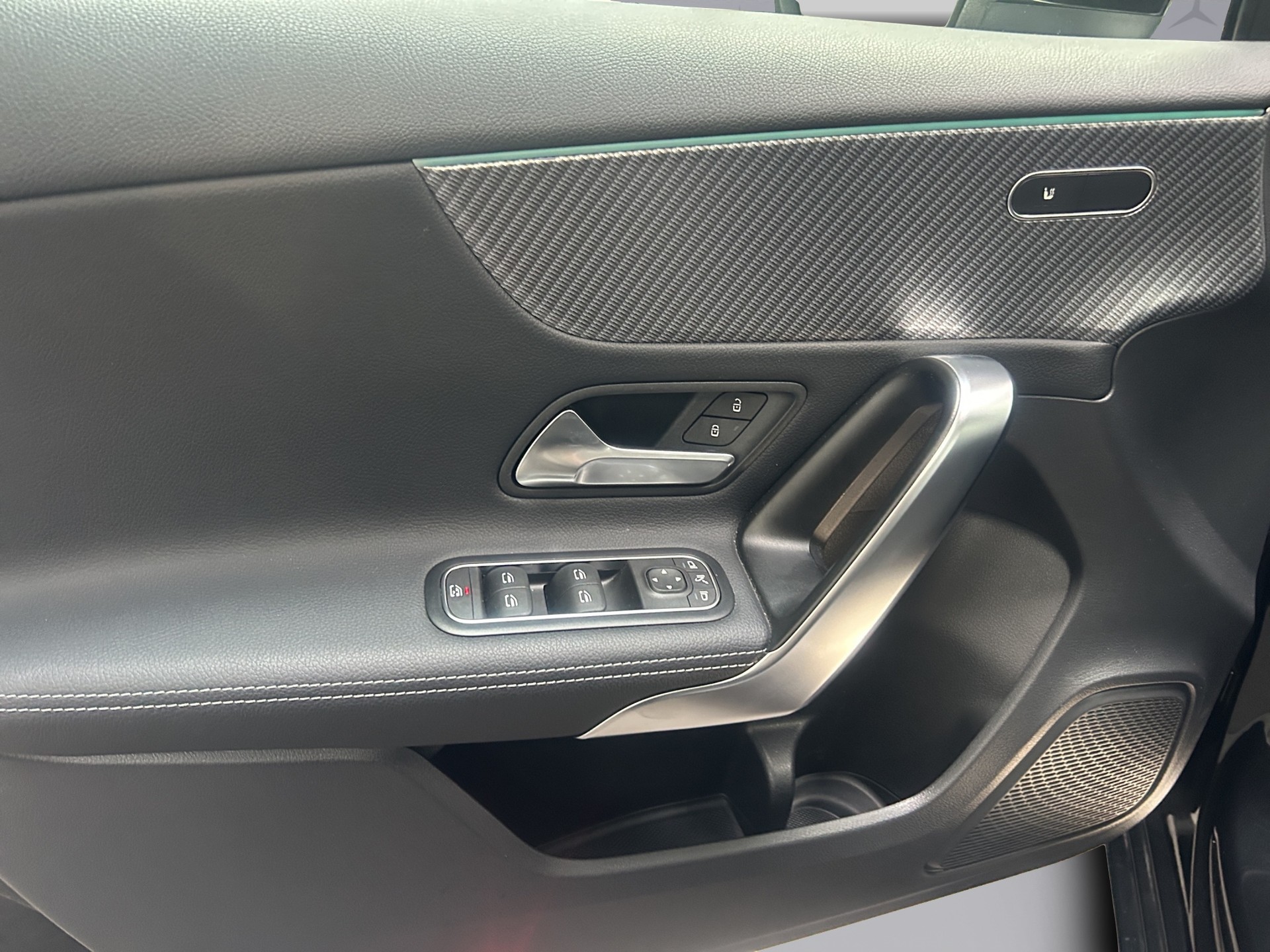 MERCEDES-BENZ A 180 Progressive-image-20