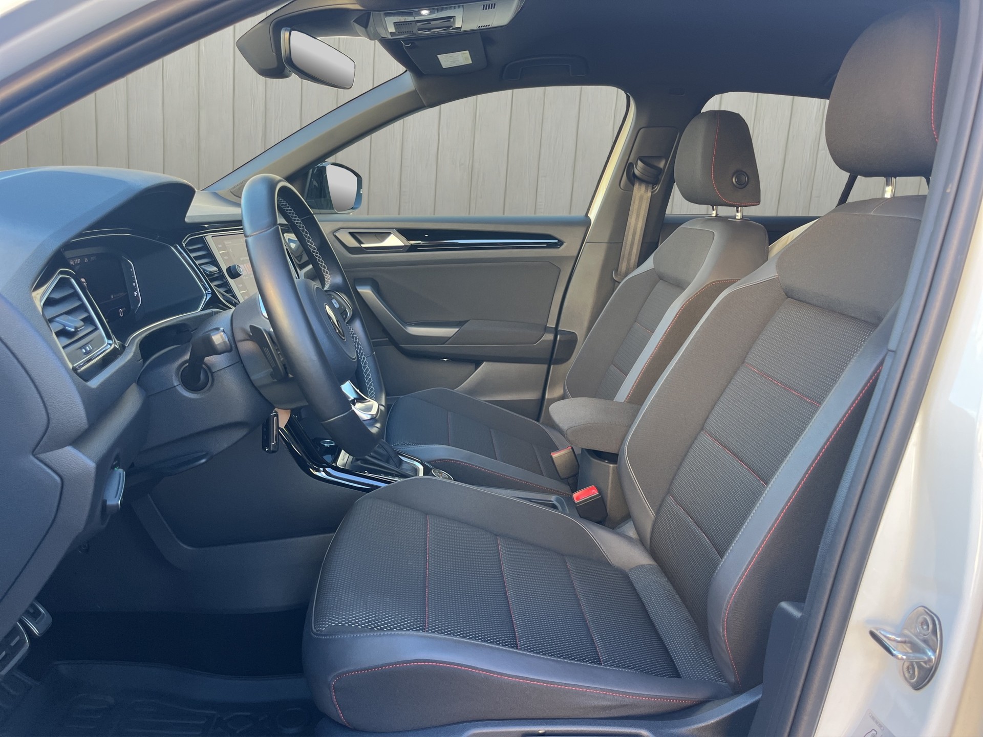 VW T-Roc 2.0 TSI Sport Selection DSG 4Motion-image-12