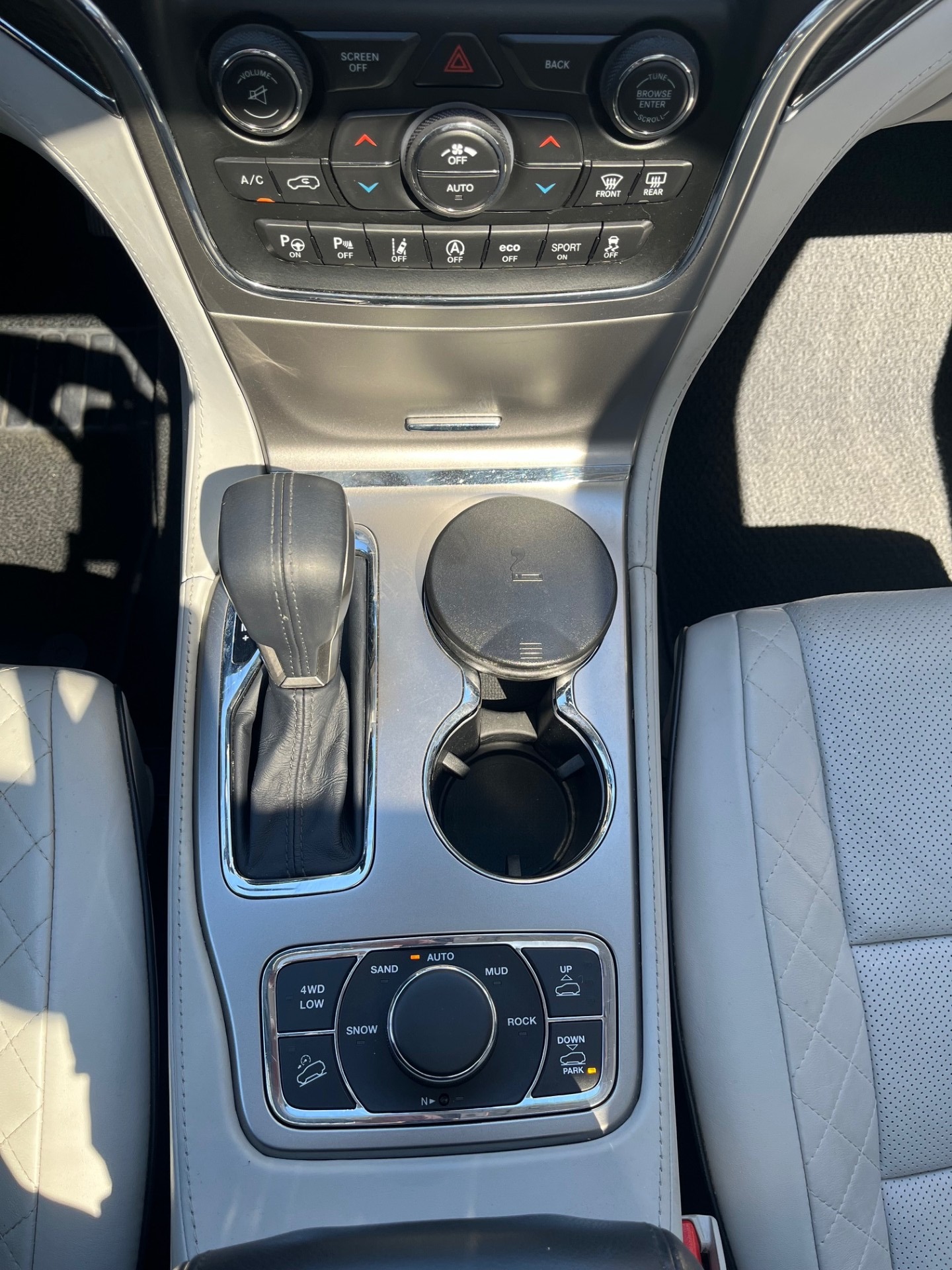 JEEP Grand Cherokee 3.0 CRD Summit Automatic-image-13