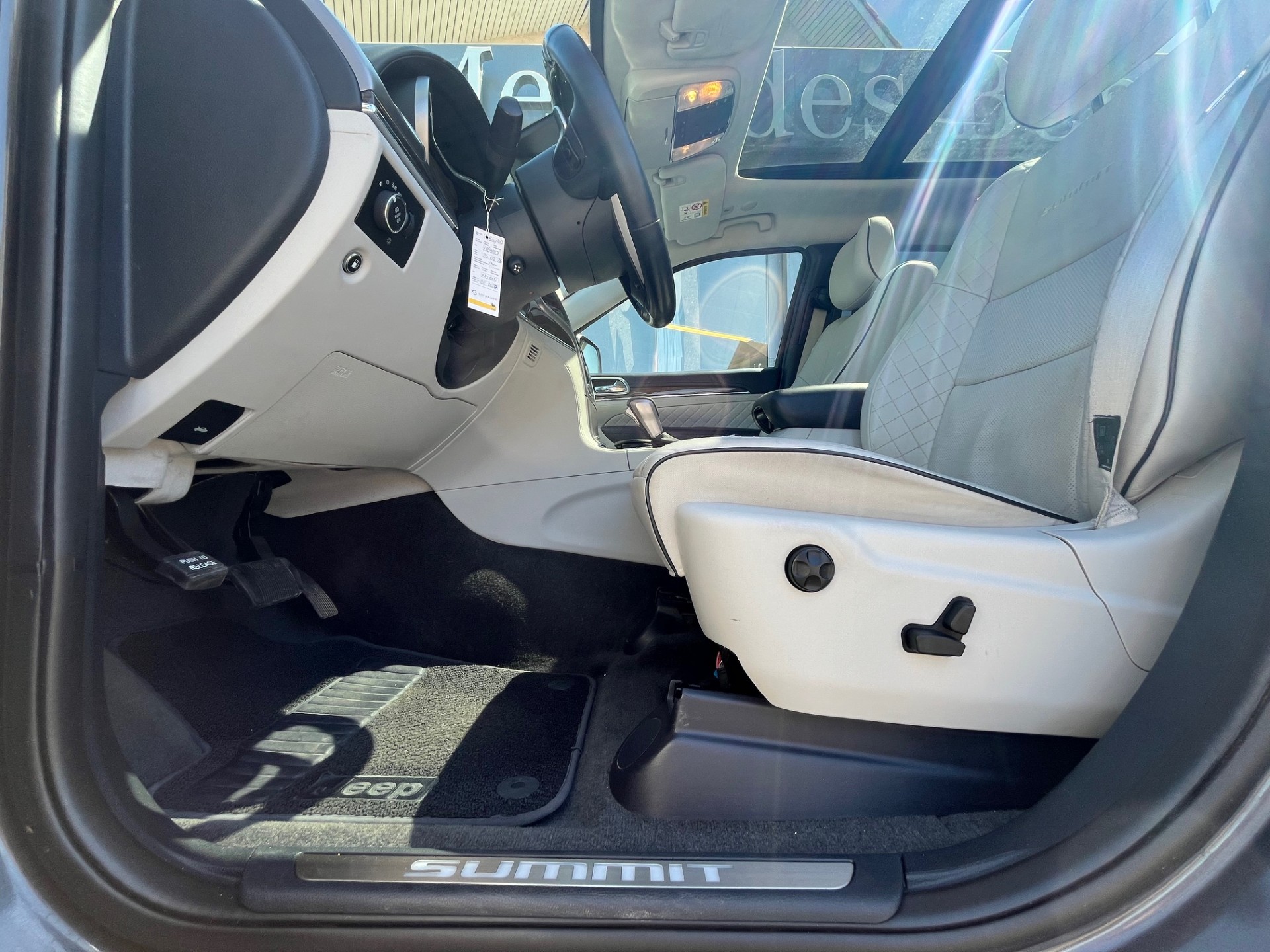JEEP Grand Cherokee 3.0 CRD Summit Automatic-image-12