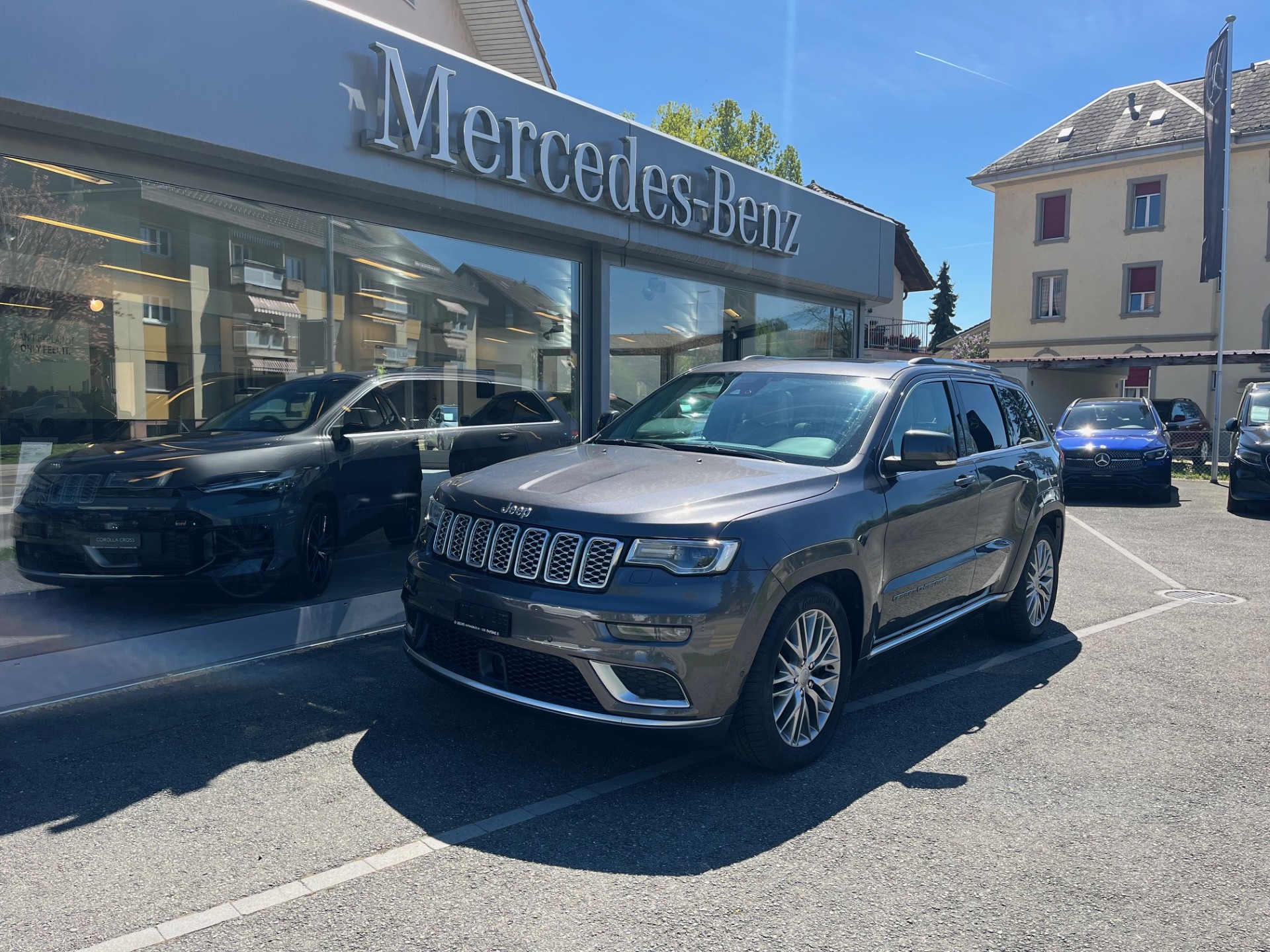 JEEP Grand Cherokee 3.0 CRD Summit Automatic-image-1