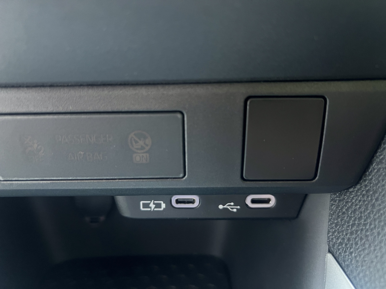 TOYOTA Yaris 1.5 VVT-i HSD Comfort-image-16