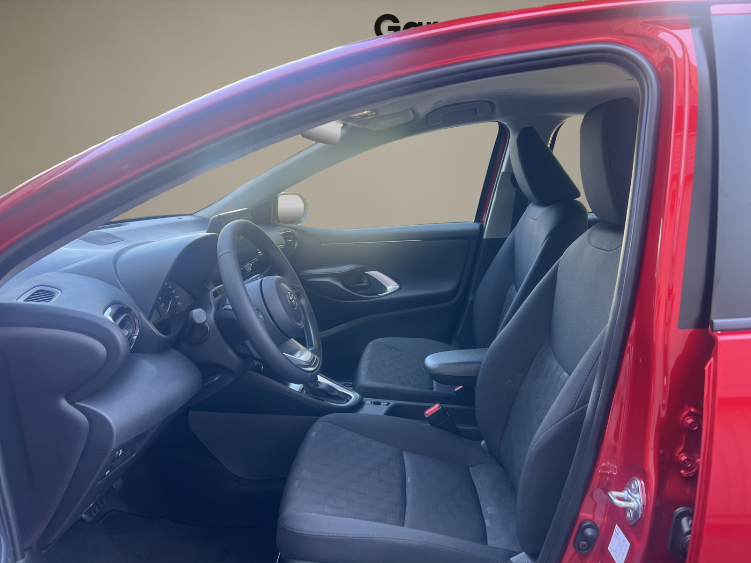 TOYOTA Yaris 1.5 VVT-i HSD Comfort-image-8