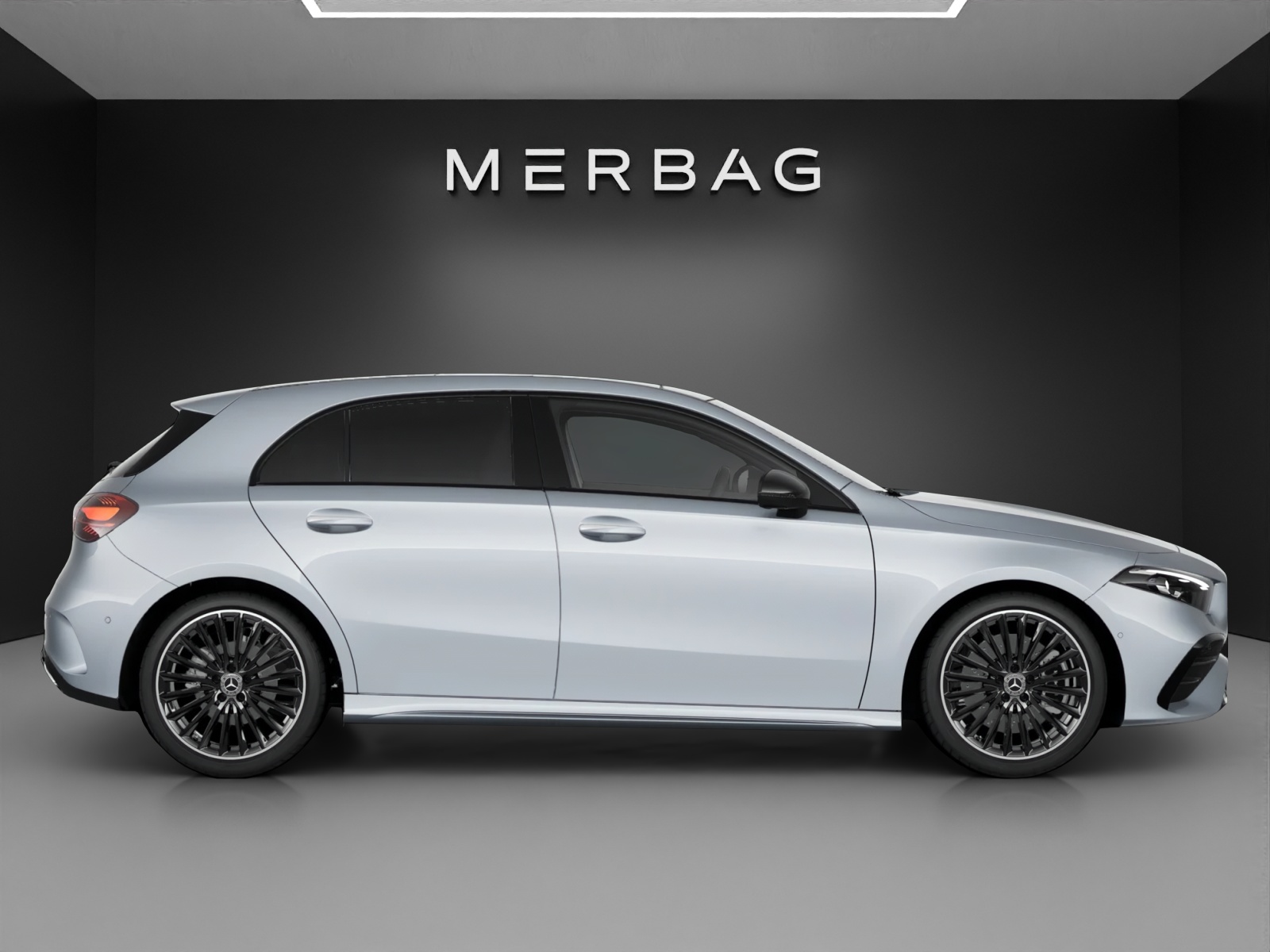 MERCEDES-BENZ A 220 4Matic 8G-DCT-image-1