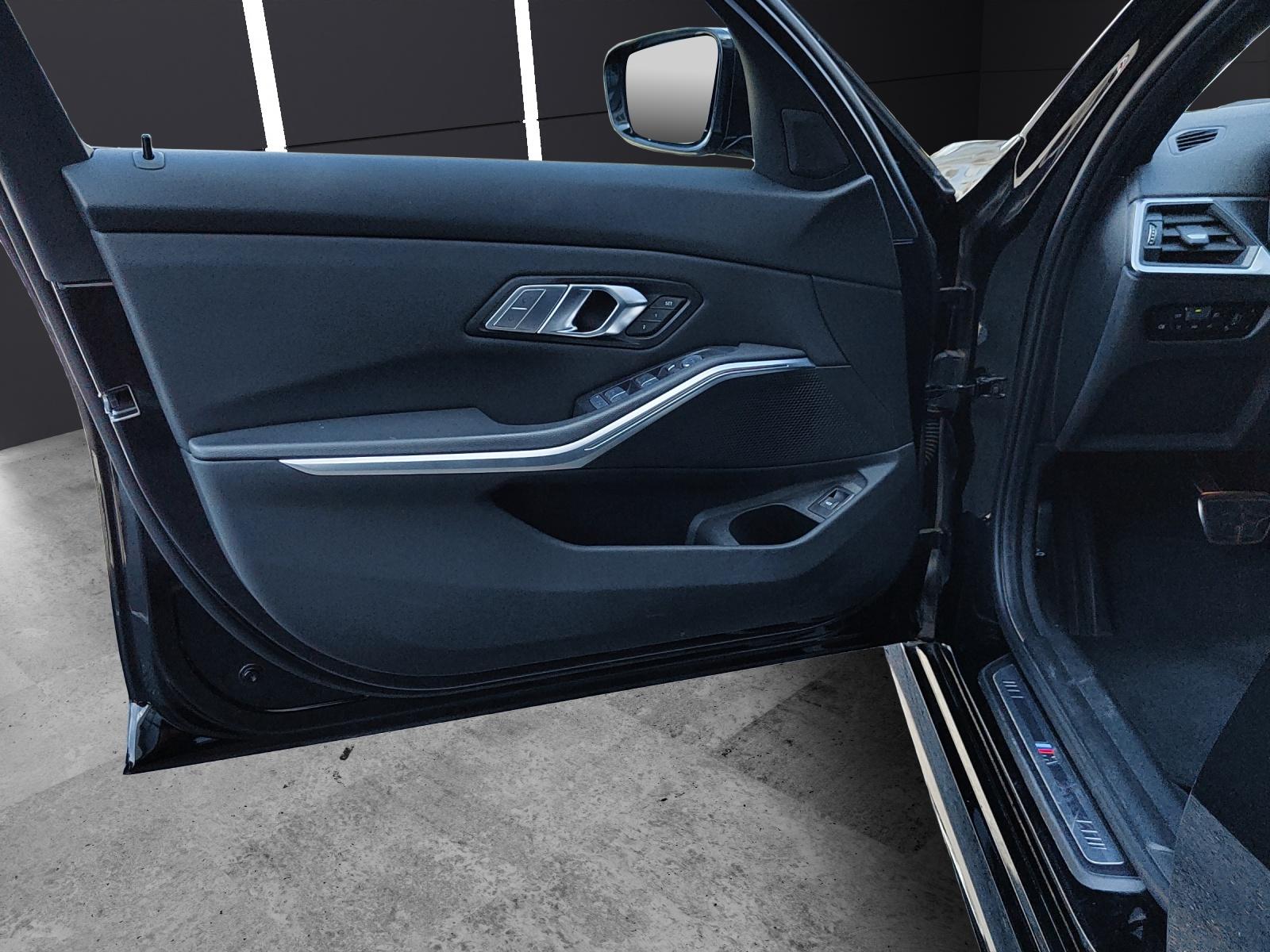 BMW 330d xDrive SAG Touring-image-14