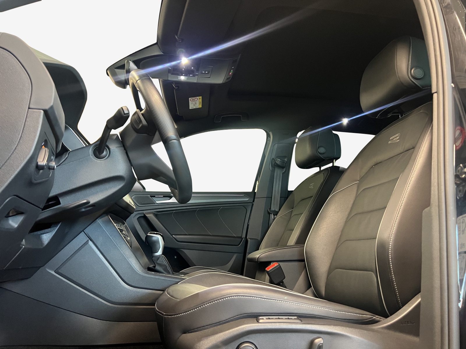 VW Tiguan 1.4TSI PHEV Selection DSG-image-7