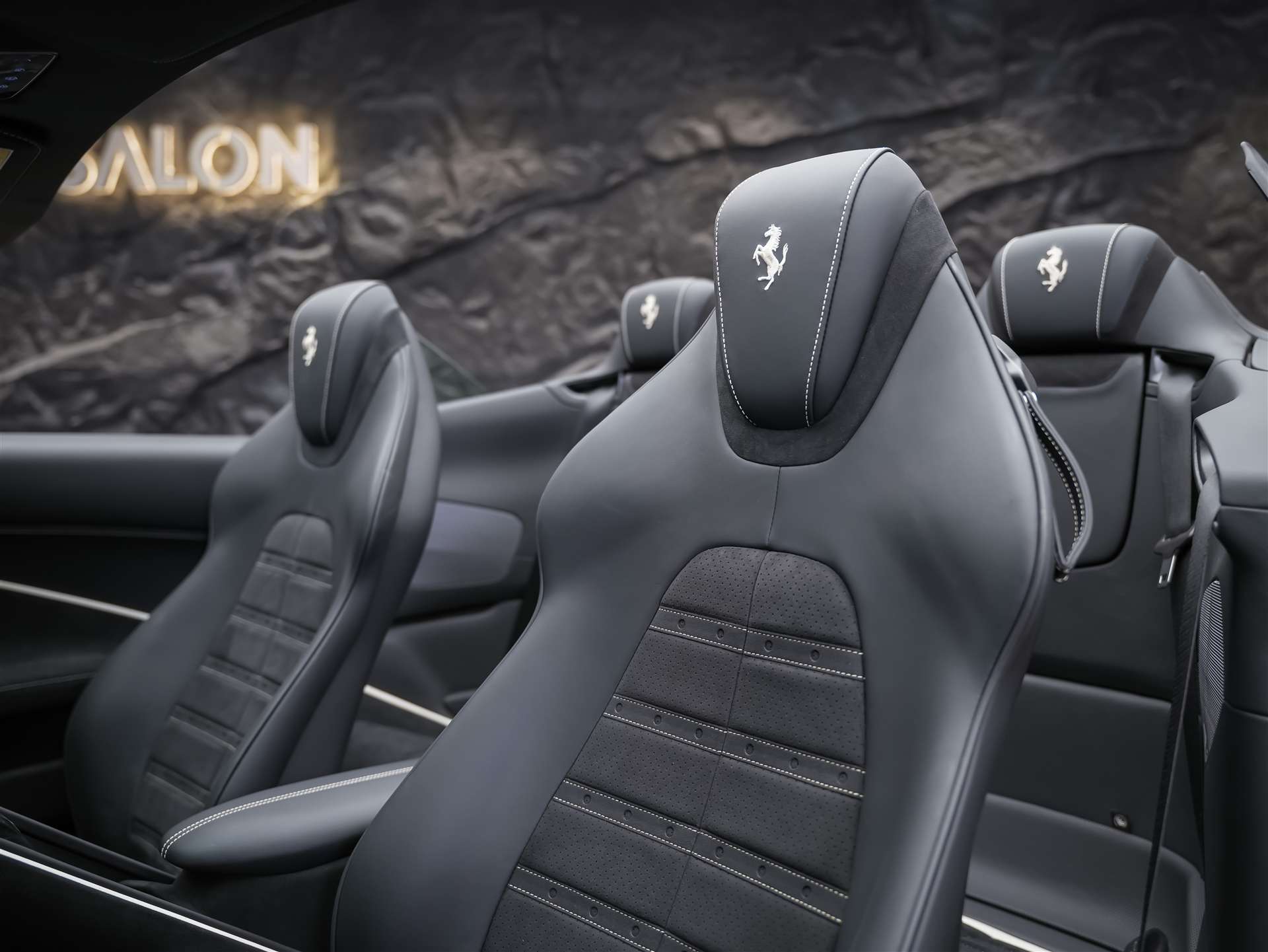 FERRARI Roma Spider 3.9 V8 T *ALL BLACK*Sitzbelüftung*JBL*-image-16