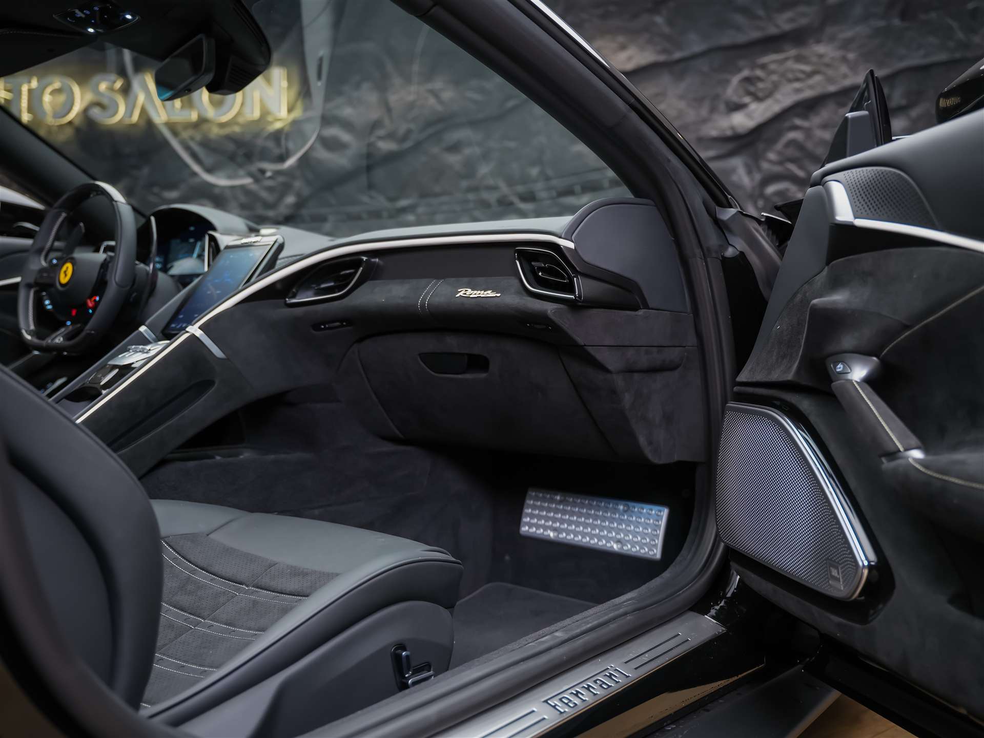FERRARI Roma Spider 3.9 V8 T *ALL BLACK*Sitzbelüftung*JBL*-image-28