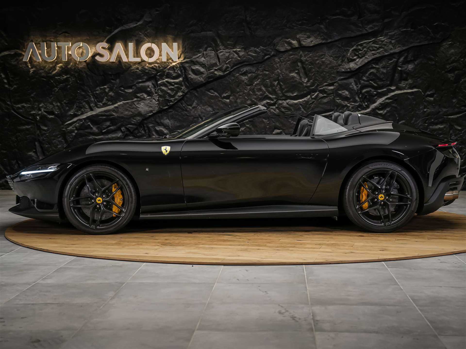 FERRARI Roma Spider 3.9 V8 T *ALL BLACK*Sitzbelüftung*JBL*-showroom-element-2