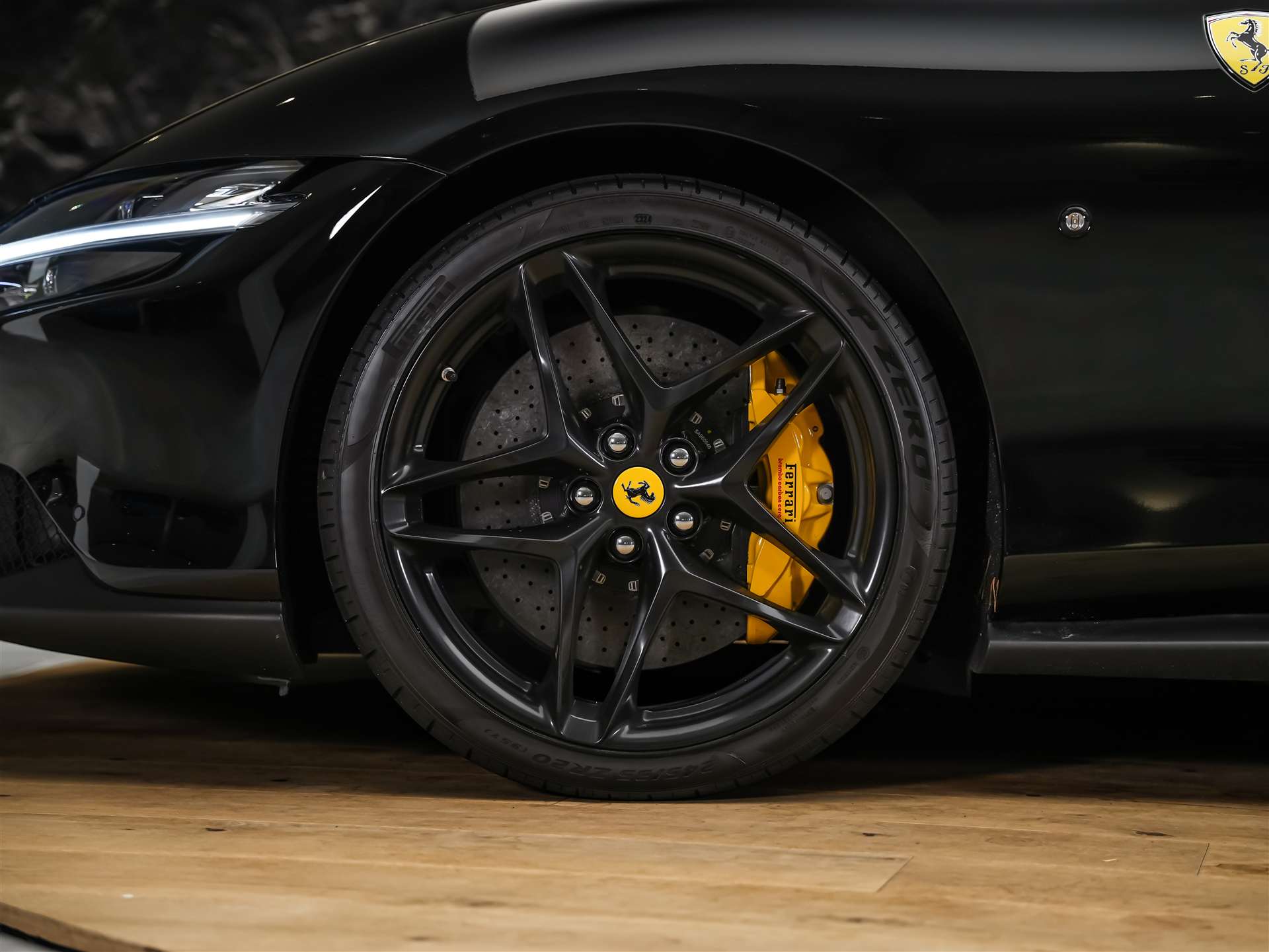 FERRARI Roma Spider 3.9 V8 T *ALL BLACK*Sitzbelüftung*JBL*-image-21