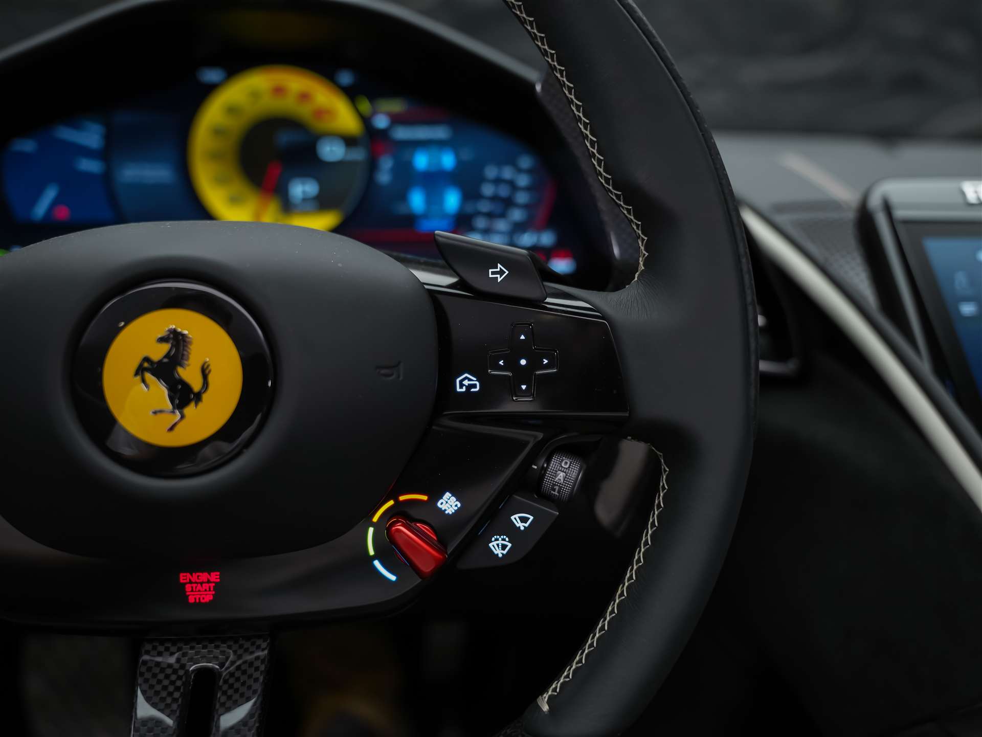 FERRARI Roma Spider 3.9 V8 T *ALL BLACK*Sitzbelüftung*JBL*-image-35