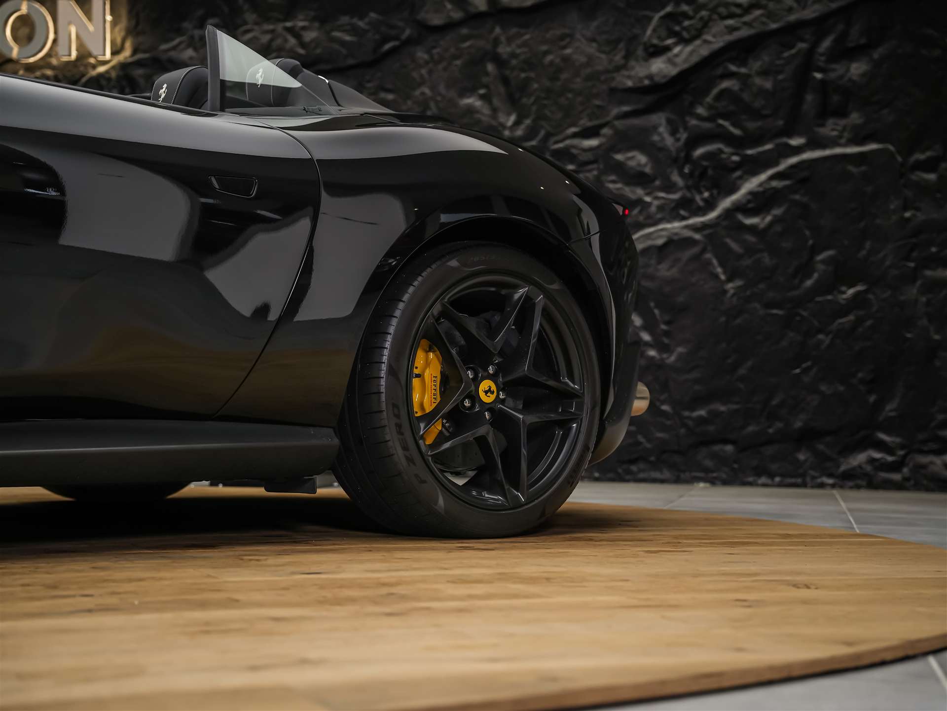 FERRARI Roma Spider 3.9 V8 T *ALL BLACK*Sitzbelüftung*JBL*-image-23