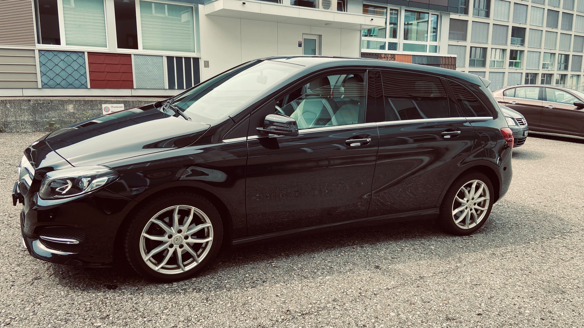 MERCEDES-BENZ B 220 Style 4Matic 7G-DCT-image-7