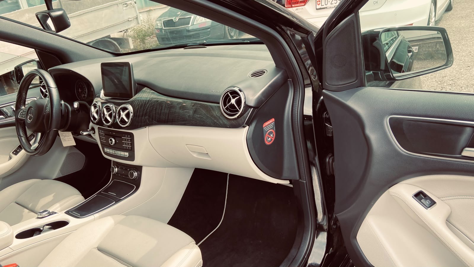 MERCEDES-BENZ B 220 Style 4Matic 7G-DCT-image-14