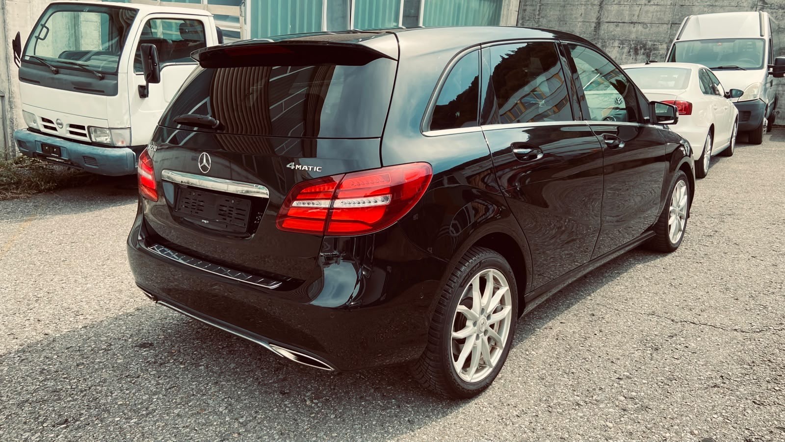 MERCEDES-BENZ B 220 Style 4Matic 7G-DCT-image-5