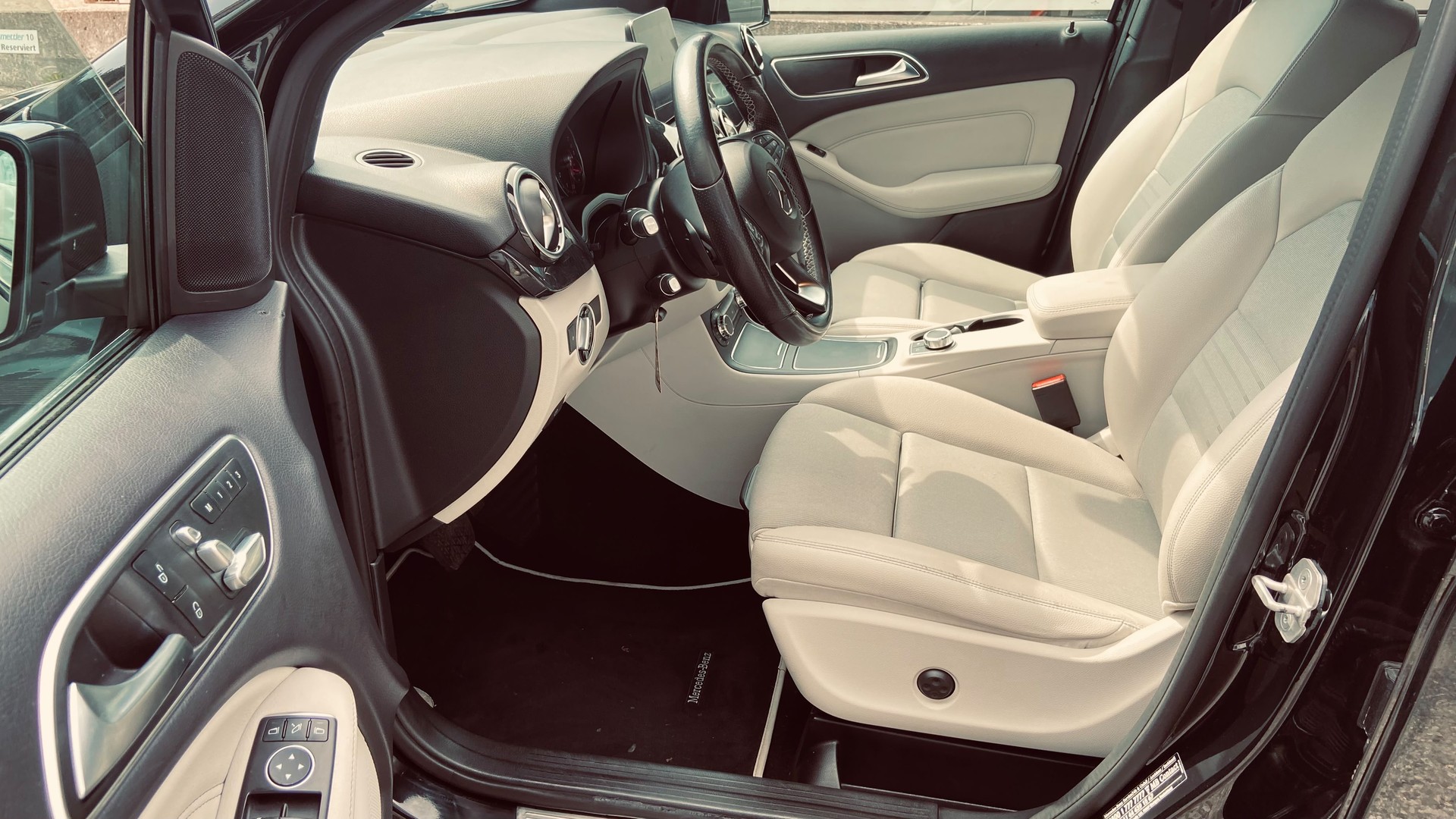 MERCEDES-BENZ B 220 Style 4Matic 7G-DCT-image-11