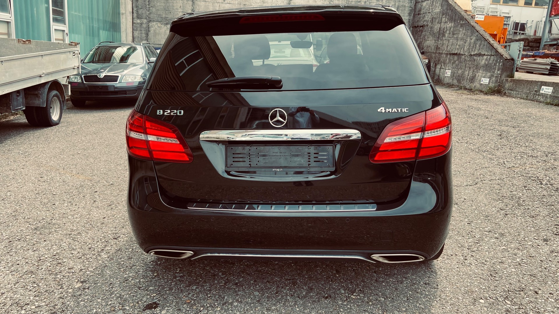 MERCEDES-BENZ B 220 Style 4Matic 7G-DCT-image-4