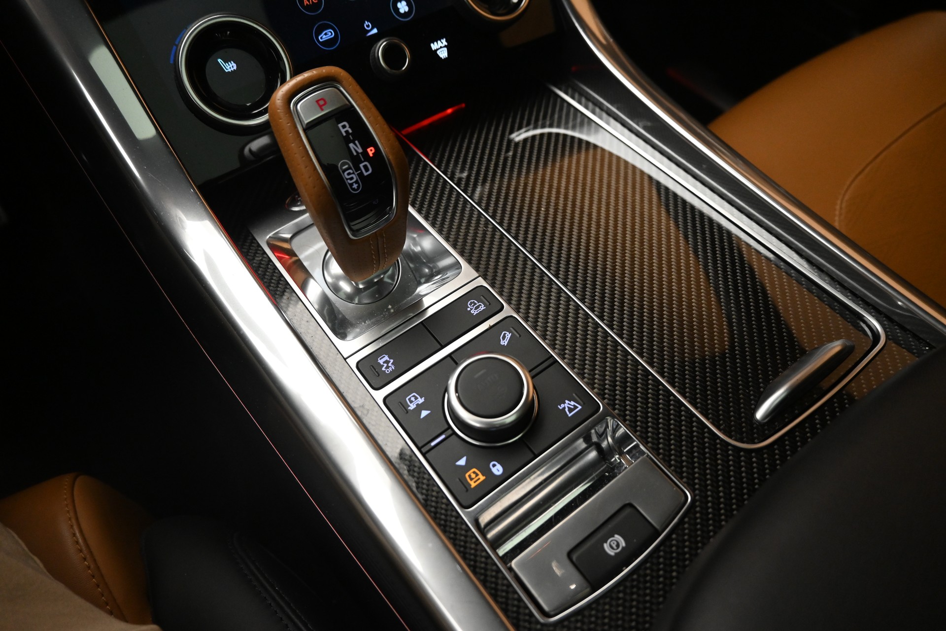 LAND ROVER Range Rover Sport 5.0 V8 SC SVR Carbon-image-12