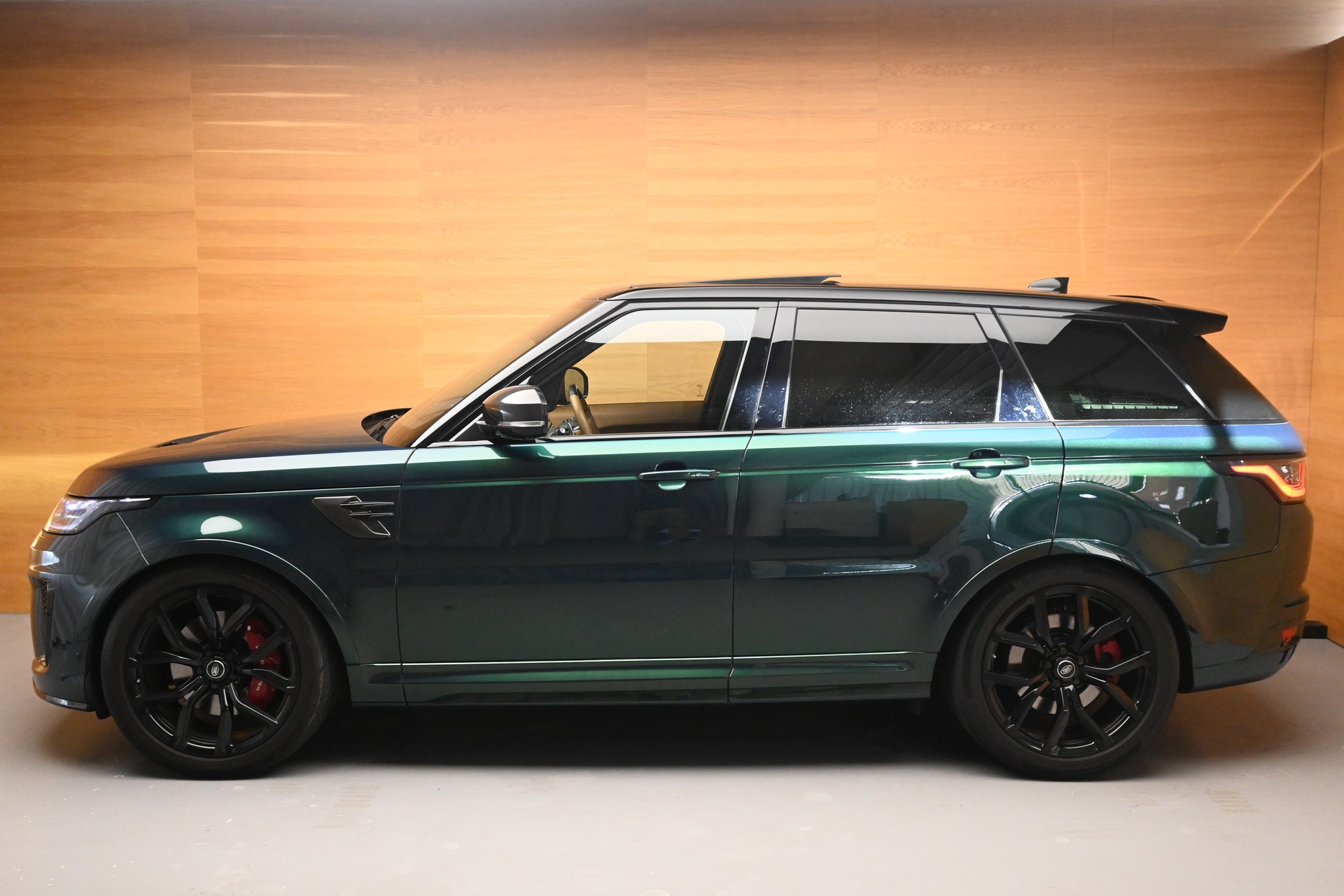 LAND ROVER Range Rover Sport 5.0 V8 SC SVR Carbon-image-3