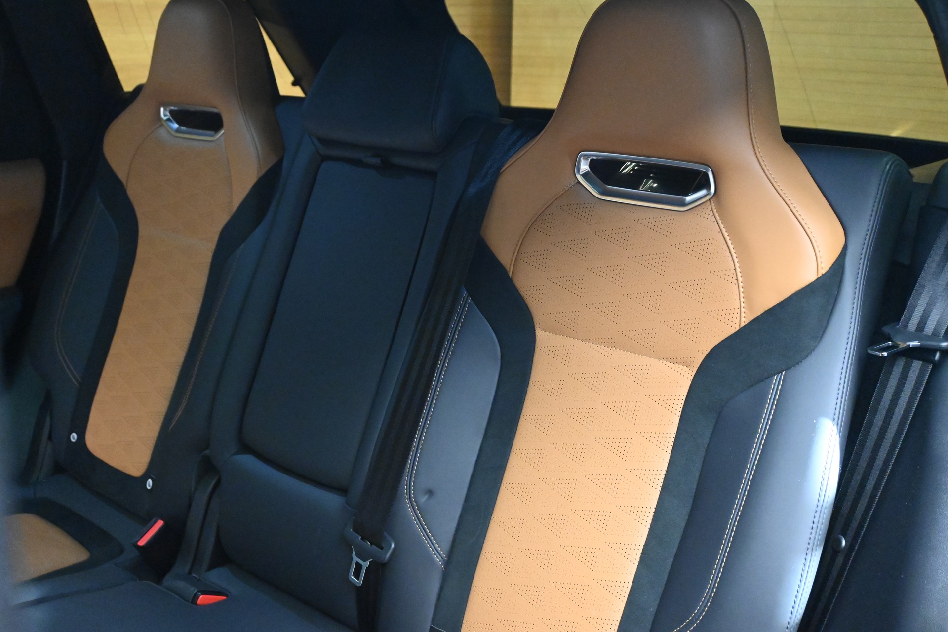 LAND ROVER Range Rover Sport 5.0 V8 SC SVR Carbon-image-6