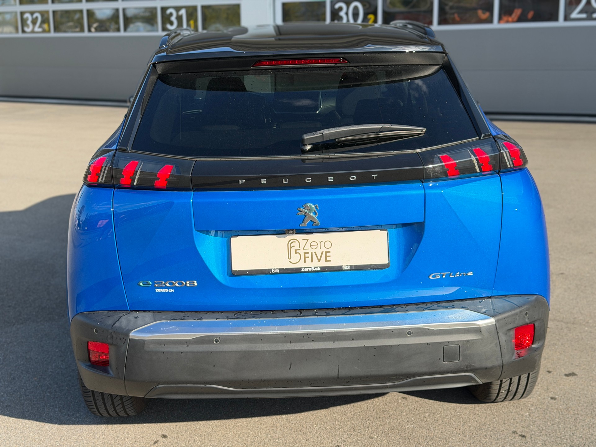 PEUGEOT 2008 e GT Line-image-4