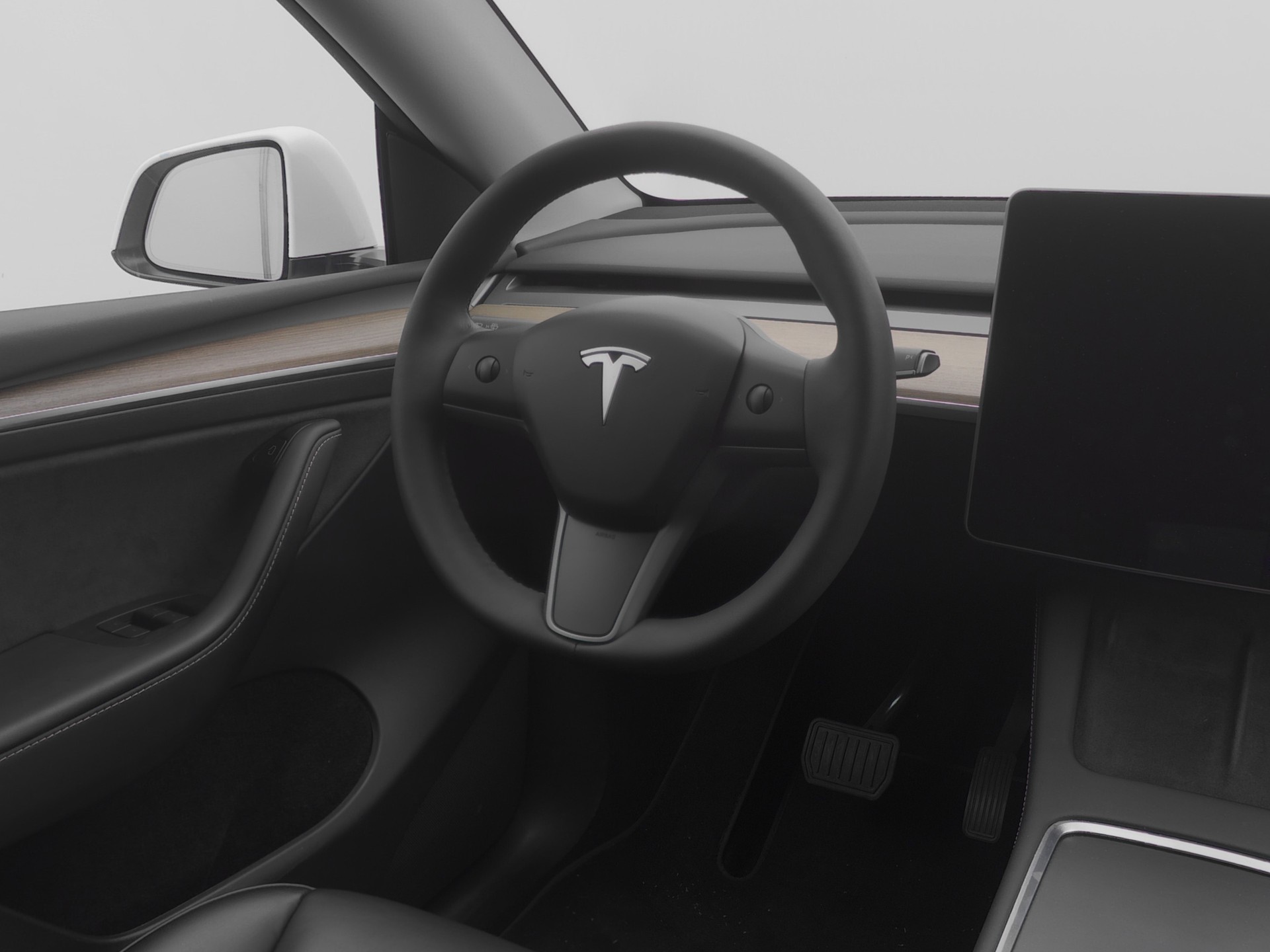 TESLA Model Y RWD-image-8